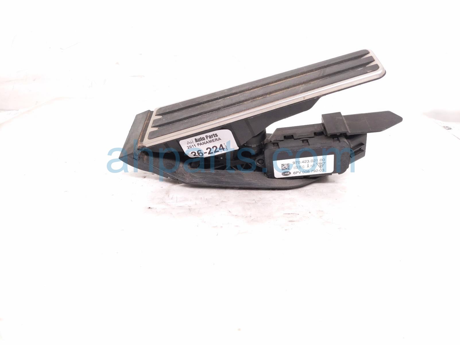 2011 Porsche Panamera Gas / Accelerator Pedal Assy 4.8l 827 723 511 B Replacement 2011 Porsche Panamera Gas / Accelerator Pedal Assy 4.8l 827 723 511 B Replacement thumbnail
