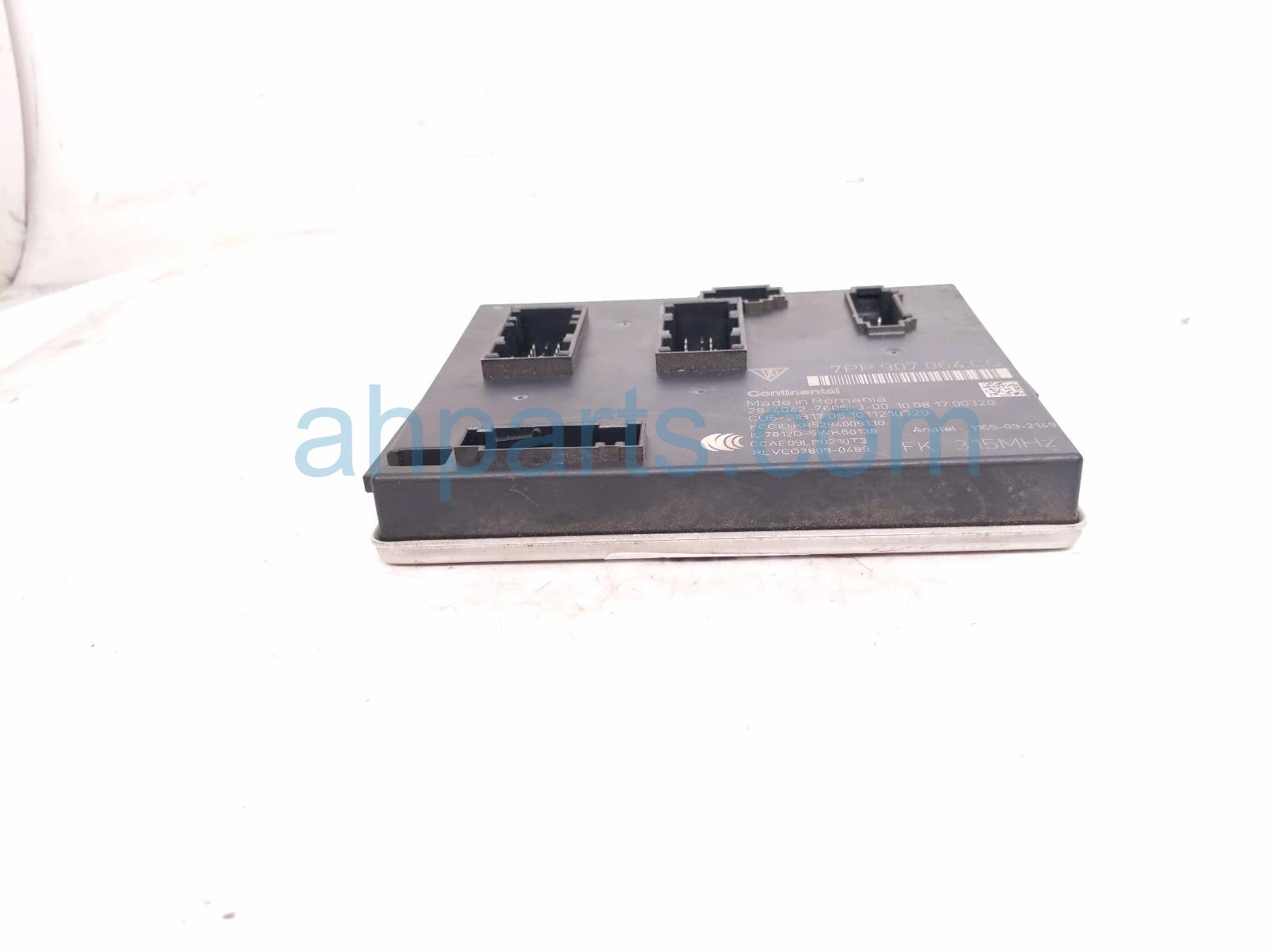 2011 Porsche Panamera Front Body Control Module (bcm) 7PP 907 064 GK Replacement 2011 Porsche Panamera Front Body Control Module (bcm) 7PP 907 064 GK Replacement thumbnail