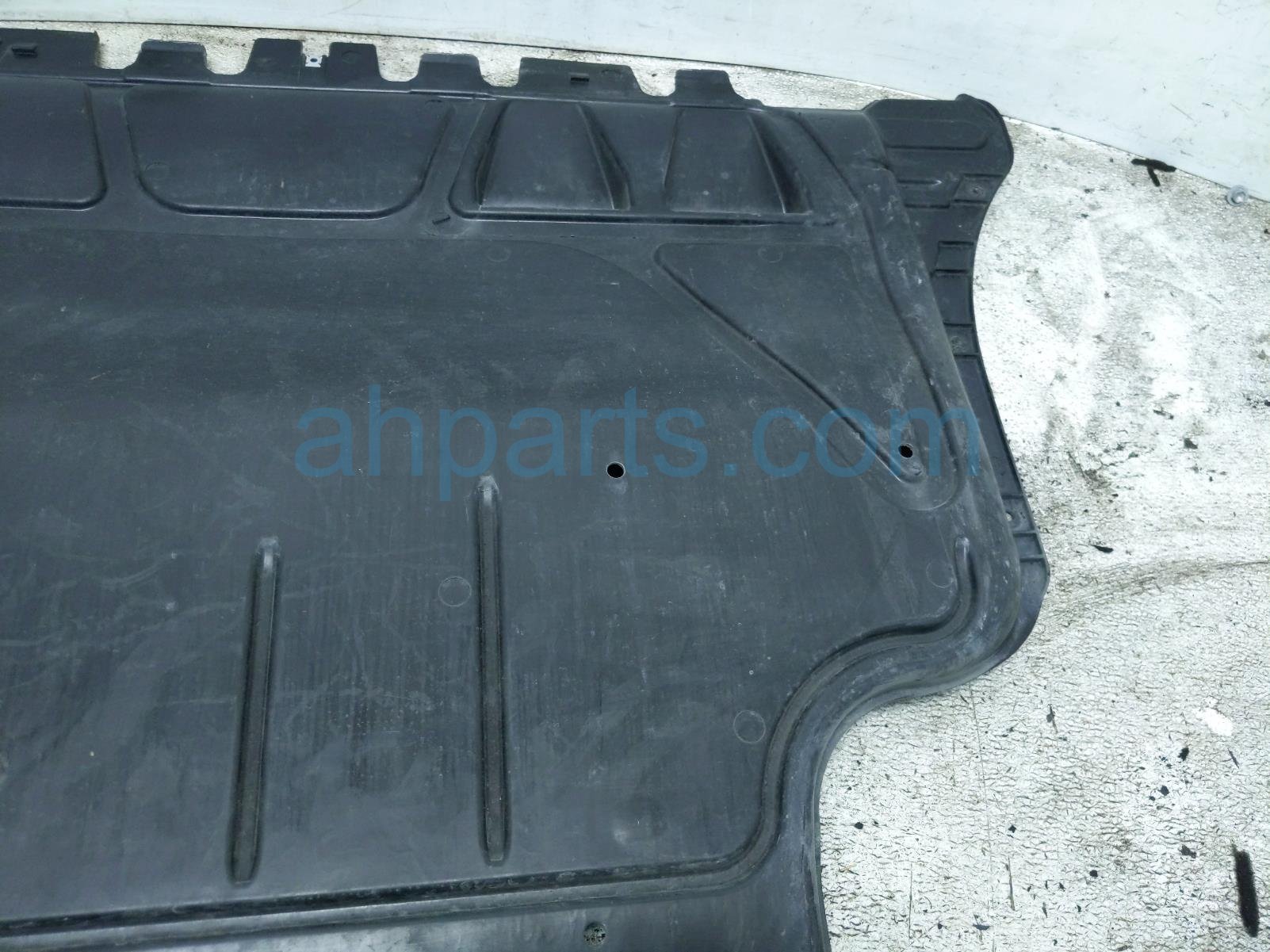 2023 Volkswagen Taos Front Under Engine Splash Shield 3Q0 825 236 C Replacement 2023 Volkswagen Taos Front Under Engine Splash Shield 3Q0 825 236 C Replacement thumbnail