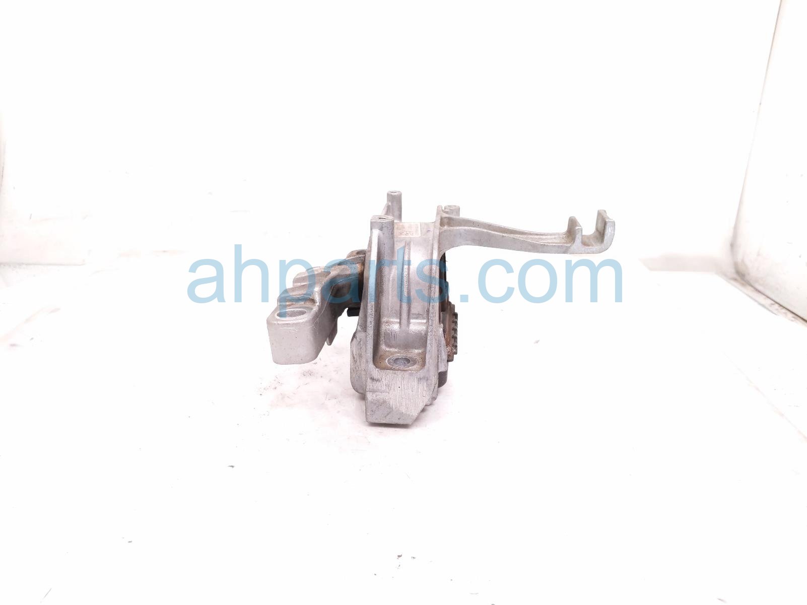 2023 Volkswagen Taos Engine/motor Passenger Side Engine Mount 1.5t Fwd 5WA 199 262 S Replacement 2023 Volkswagen Taos Engine/motor Passenger Side Engine Mount 1.5t Fwd 5WA 199 262 S Replacement thumbnail