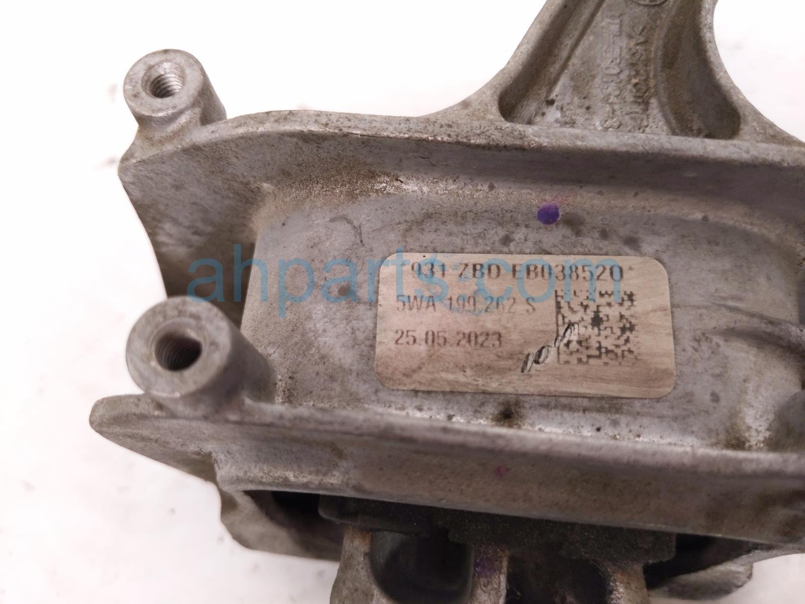 2023 Volkswagen Taos Engine/motor Passenger Side Engine Mount 1.5t Fwd 5WA 199 262 S Replacement 2023 Volkswagen Taos Engine/motor Passenger Side Engine Mount 1.5t Fwd 5WA 199 262 S Replacement thumbnail