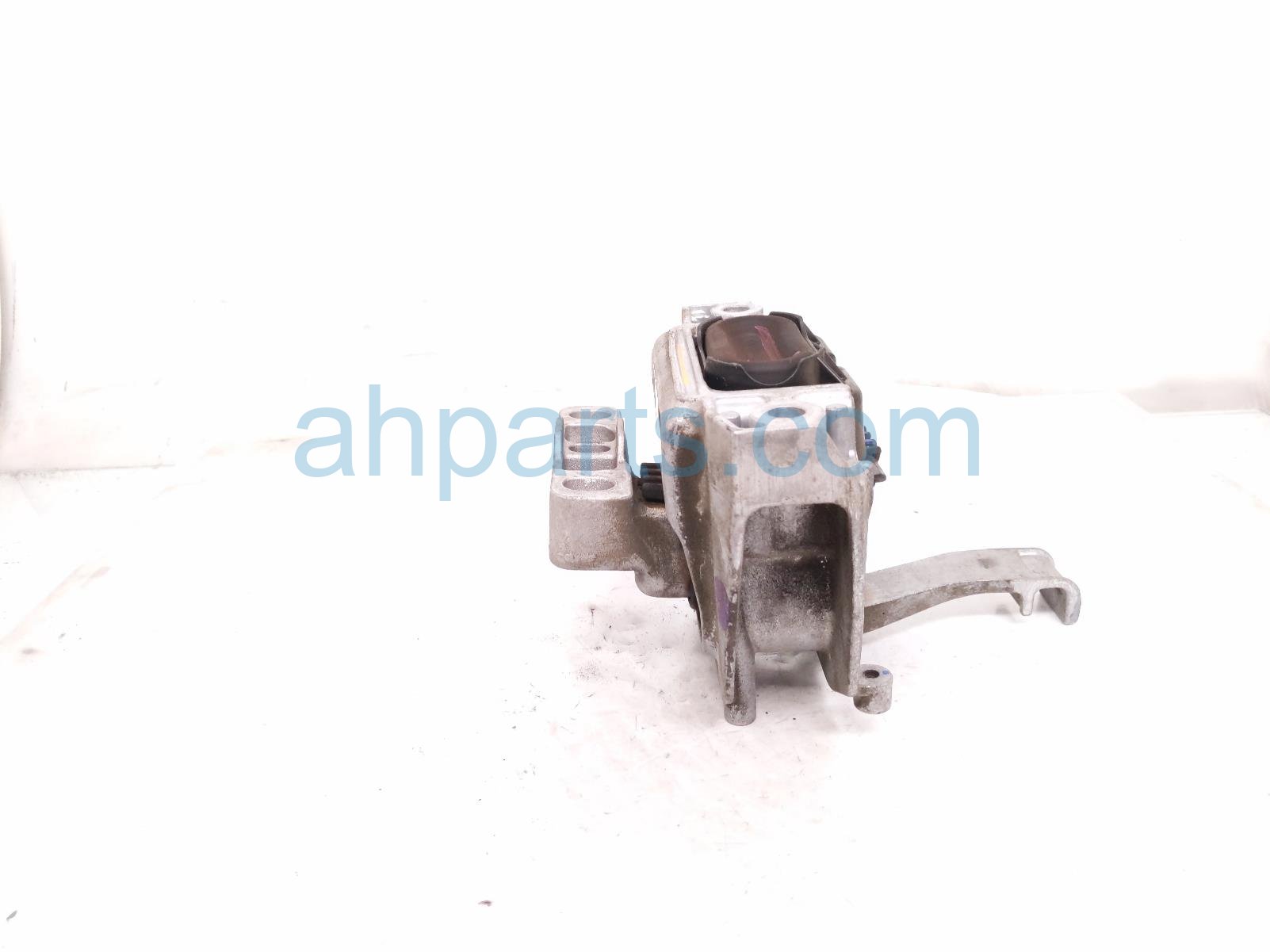 2023 Volkswagen Taos Engine/motor Passenger Side Engine Mount 1.5t Fwd 5WA 199 262 S Replacement 2023 Volkswagen Taos Engine/motor Passenger Side Engine Mount 1.5t Fwd 5WA 199 262 S Replacement thumbnail