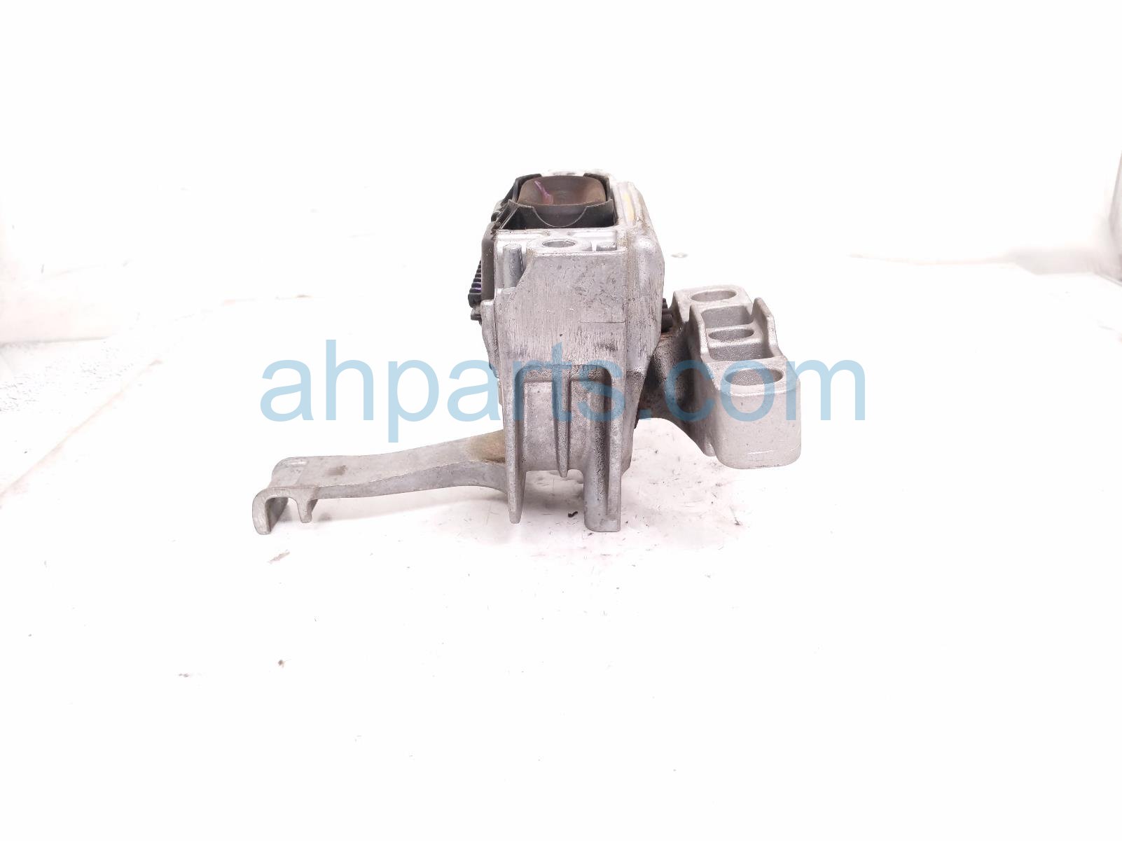 2023 Volkswagen Taos Engine/motor Passenger Side Engine Mount 1.5t Fwd 5WA 199 262 S Replacement 2023 Volkswagen Taos Engine/motor Passenger Side Engine Mount 1.5t Fwd 5WA 199 262 S Replacement thumbnail