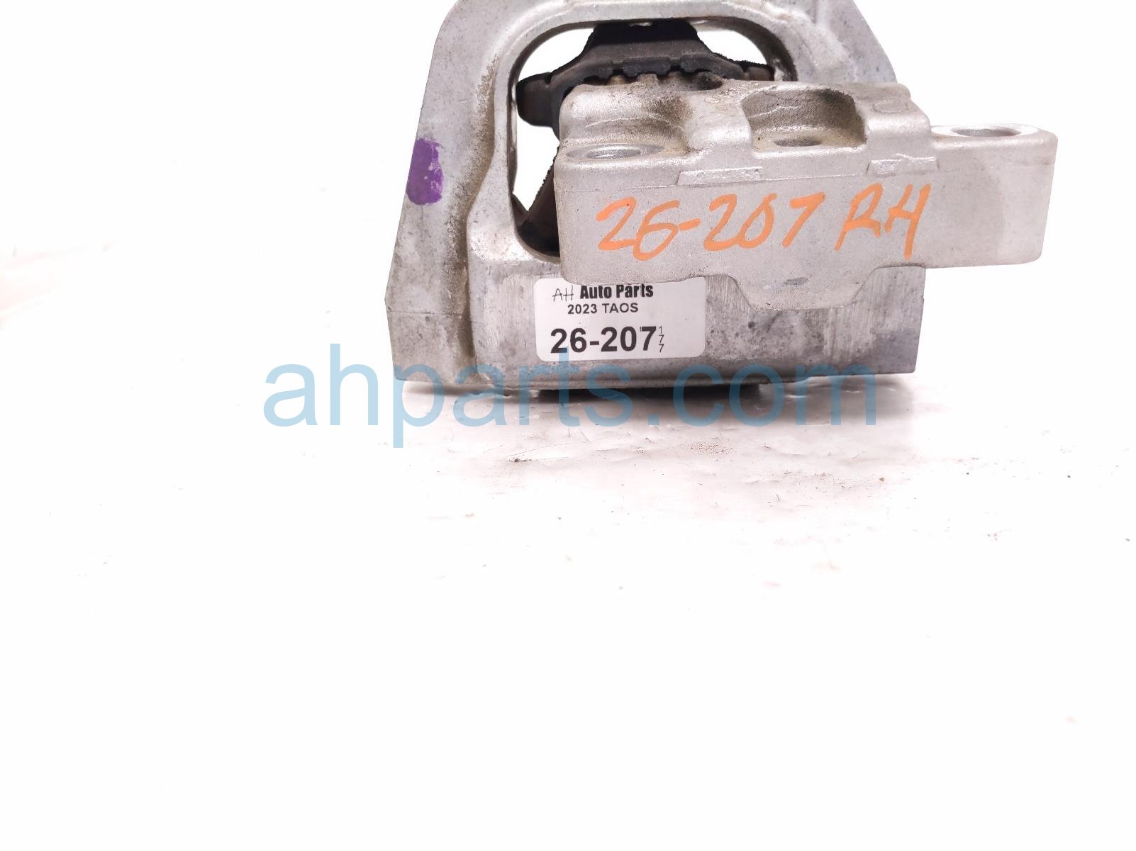 2023 Volkswagen Taos Engine/motor Passenger Side Engine Mount 1.5t Fwd 5WA 199 262 S Replacement 2023 Volkswagen Taos Engine/motor Passenger Side Engine Mount 1.5t Fwd 5WA 199 262 S Replacement thumbnail