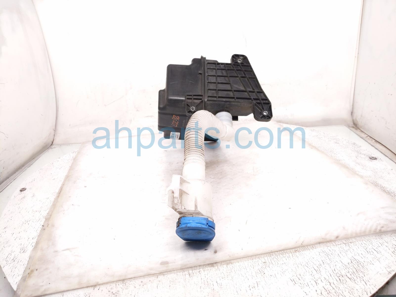 2023 Volkswagen Taos Windshield Washer Reservoir Tank 2GJ 955 453 A Replacement 2023 Volkswagen Taos Windshield Washer Reservoir Tank 2GJ 955 453 A Replacement thumbnail