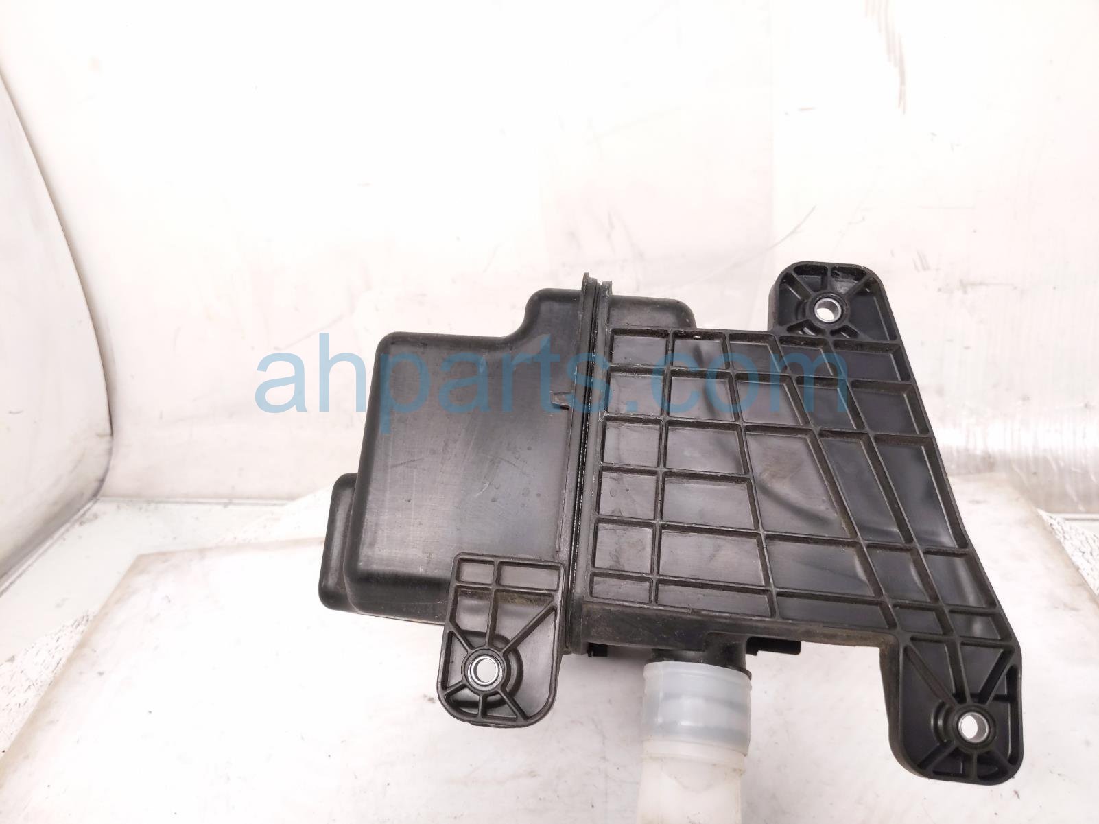2023 Volkswagen Taos Windshield Washer Reservoir Tank 2GJ 955 453 A Replacement 2023 Volkswagen Taos Windshield Washer Reservoir Tank 2GJ 955 453 A Replacement thumbnail