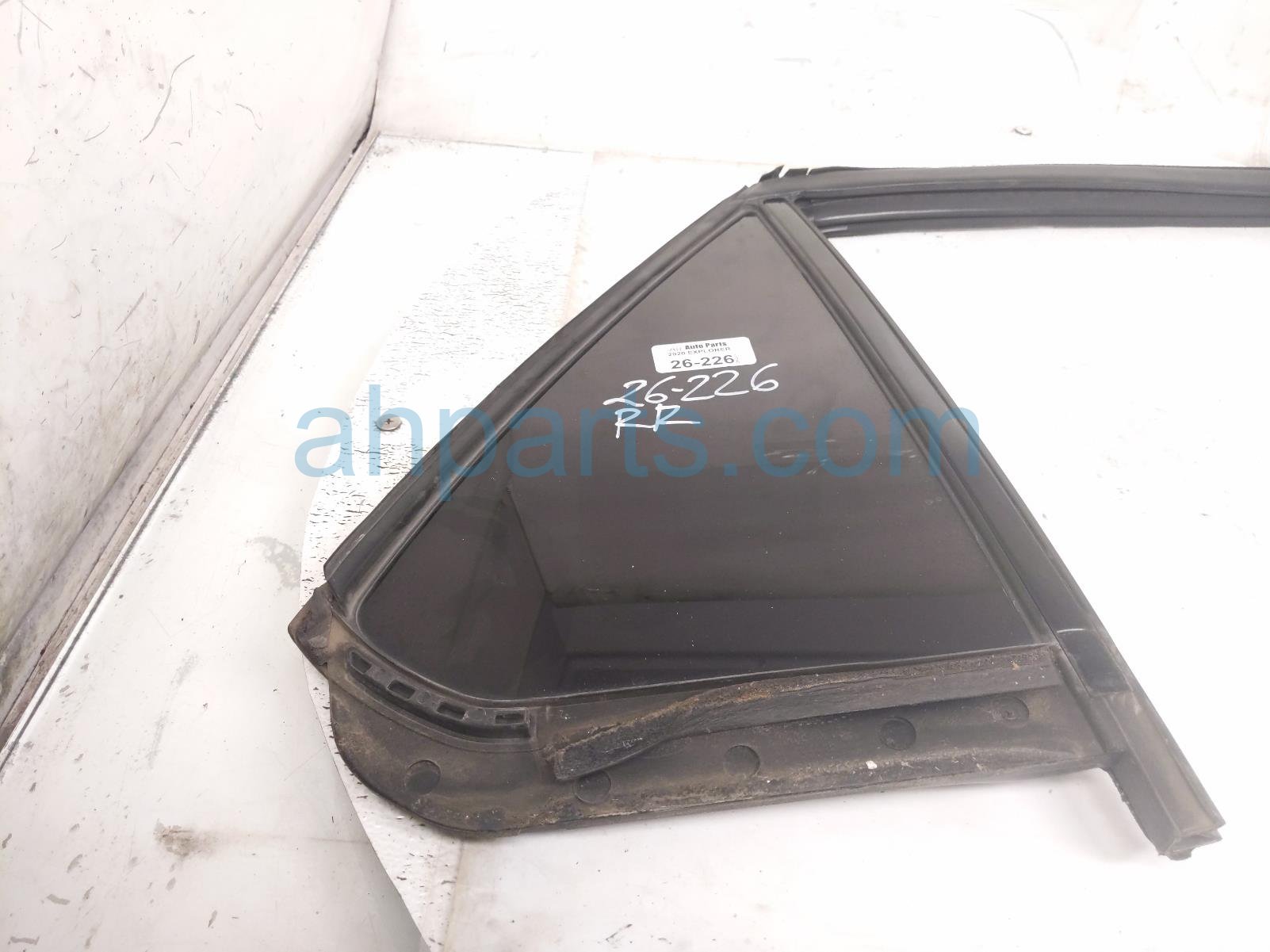 2020 Ford Explorer Window / Rear Passenger Door Vent Glass LB5Z 7825504 BA Replacement 2020 Ford Explorer Window / Rear Passenger Door Vent Glass LB5Z 7825504 BA Replacement thumbnail