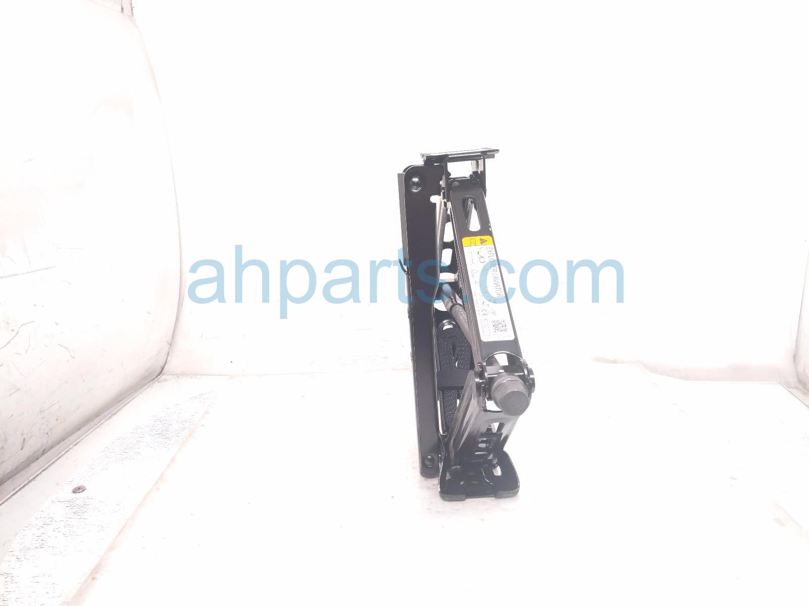 2020 Ford Explorer Scissor Jack Assembly LB5Z 17080 A Replacement 2020 Ford Explorer Scissor Jack Assembly LB5Z 17080 A Replacement thumbnail