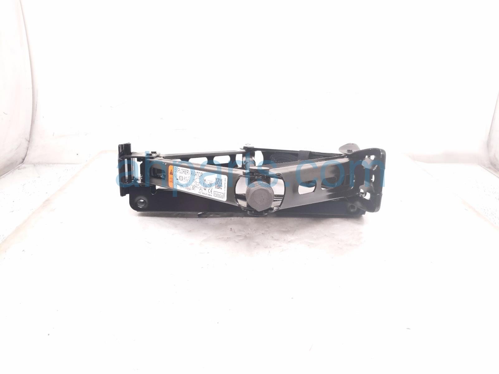 2020 Ford Explorer Scissor Jack Assembly LB5Z 17080 A Replacement 2020 Ford Explorer Scissor Jack Assembly LB5Z 17080 A Replacement thumbnail