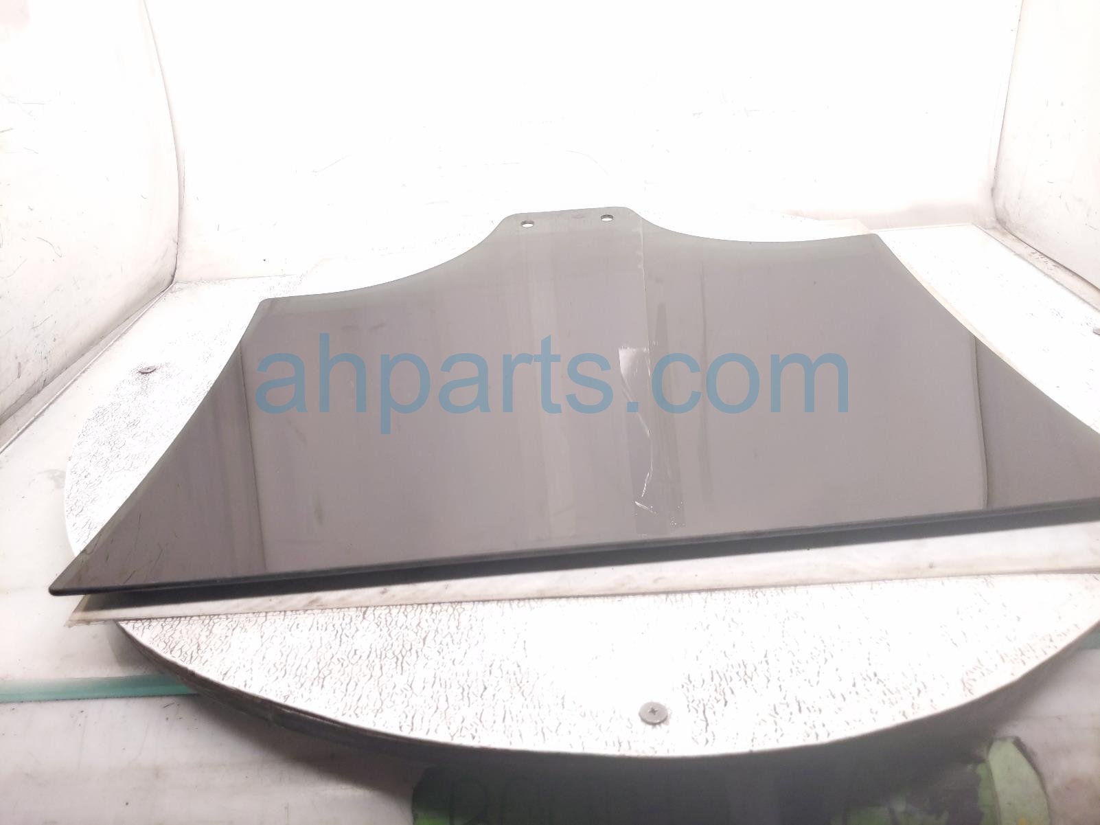 2020 Ford Explorer Rear Passenger Door Glass Window LB5Z 7825712 E Replacement 2020 Ford Explorer Rear Passenger Door Glass Window LB5Z 7825712 E Replacement thumbnail