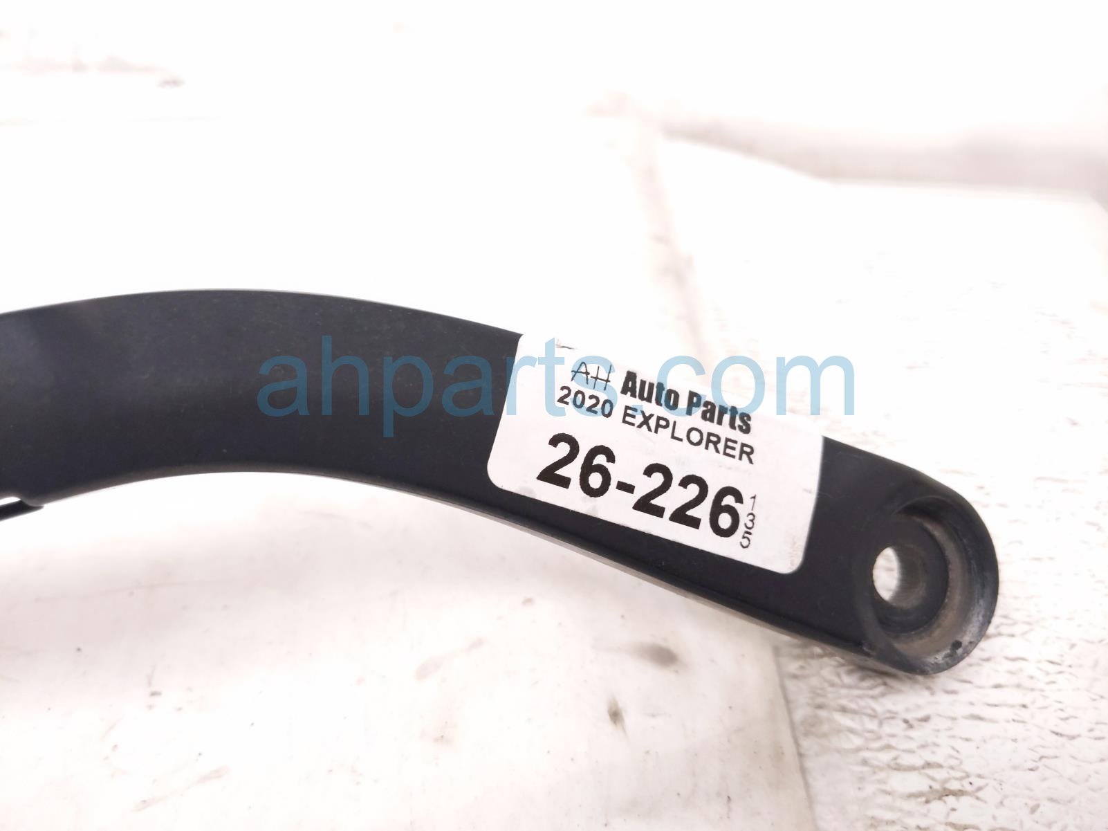 2020 Ford Explorer Passenger Windshield Wiper Arm LB5Z 17526 A Replacement 2020 Ford Explorer Passenger Windshield Wiper Arm LB5Z 17526 A Replacement thumbnail