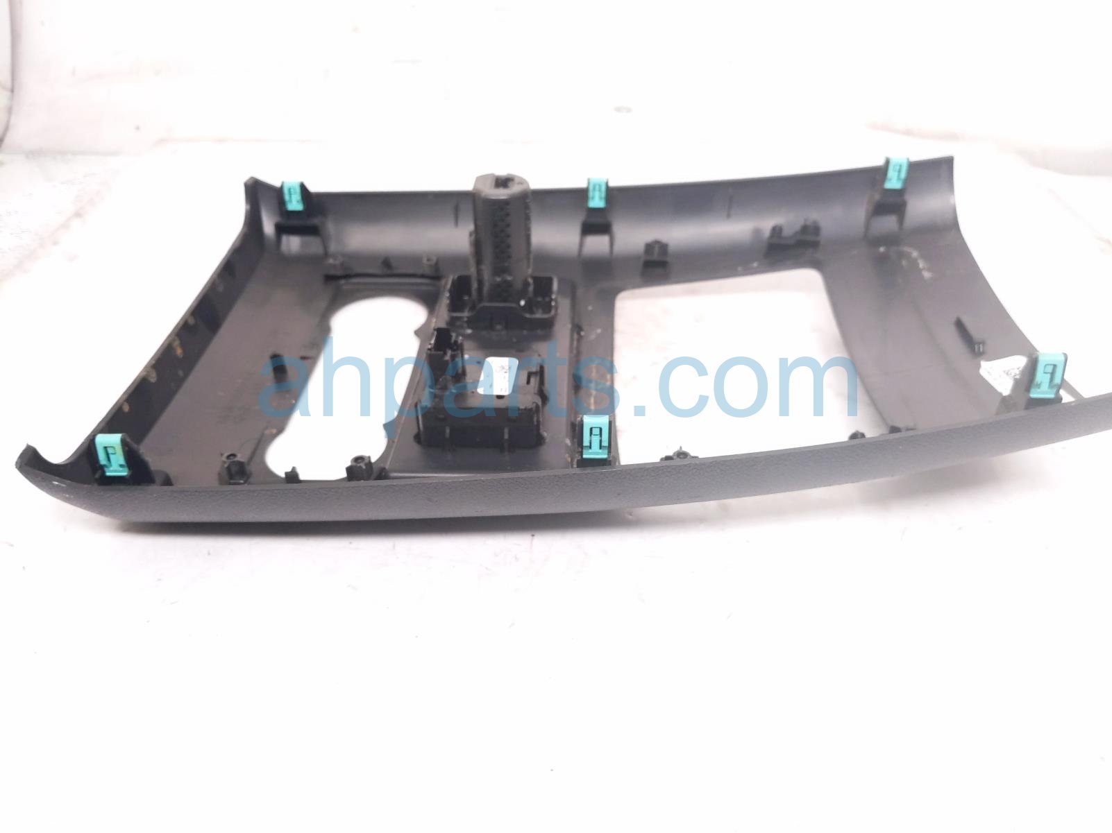 2020 Ford Explorer Rear Console Trim Panel W/usb blk MB5Z 78045E24 AC Replacement 2020 Ford Explorer Rear Console Trim Panel W/usb blk MB5Z 78045E24 AC Replacement thumbnail