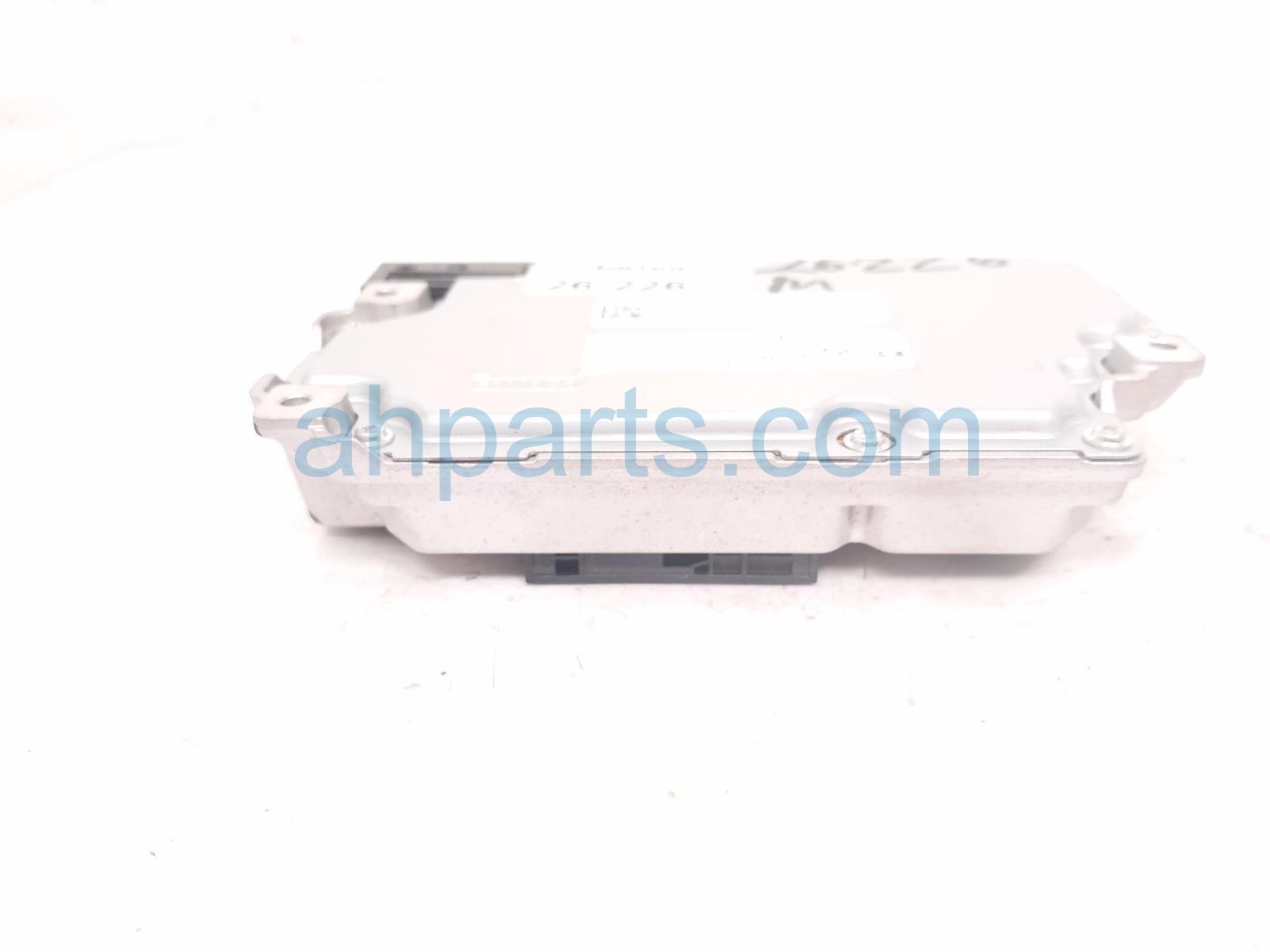 2020 Ford Explorer Telematics Transceiver Control Unit LB5T 14G371 MCK Replacement 2020 Ford Explorer Telematics Transceiver Control Unit LB5T 14G371 MCK Replacement thumbnail