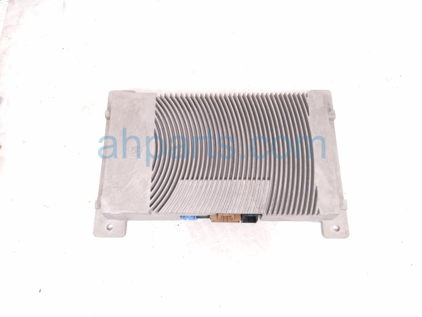 2020 Ford Explorer Audio Amplifier LB5T 18T806 CJ Replacement 2020 Ford Explorer Audio Amplifier LB5T 18T806 CJ Replacement thumbnail