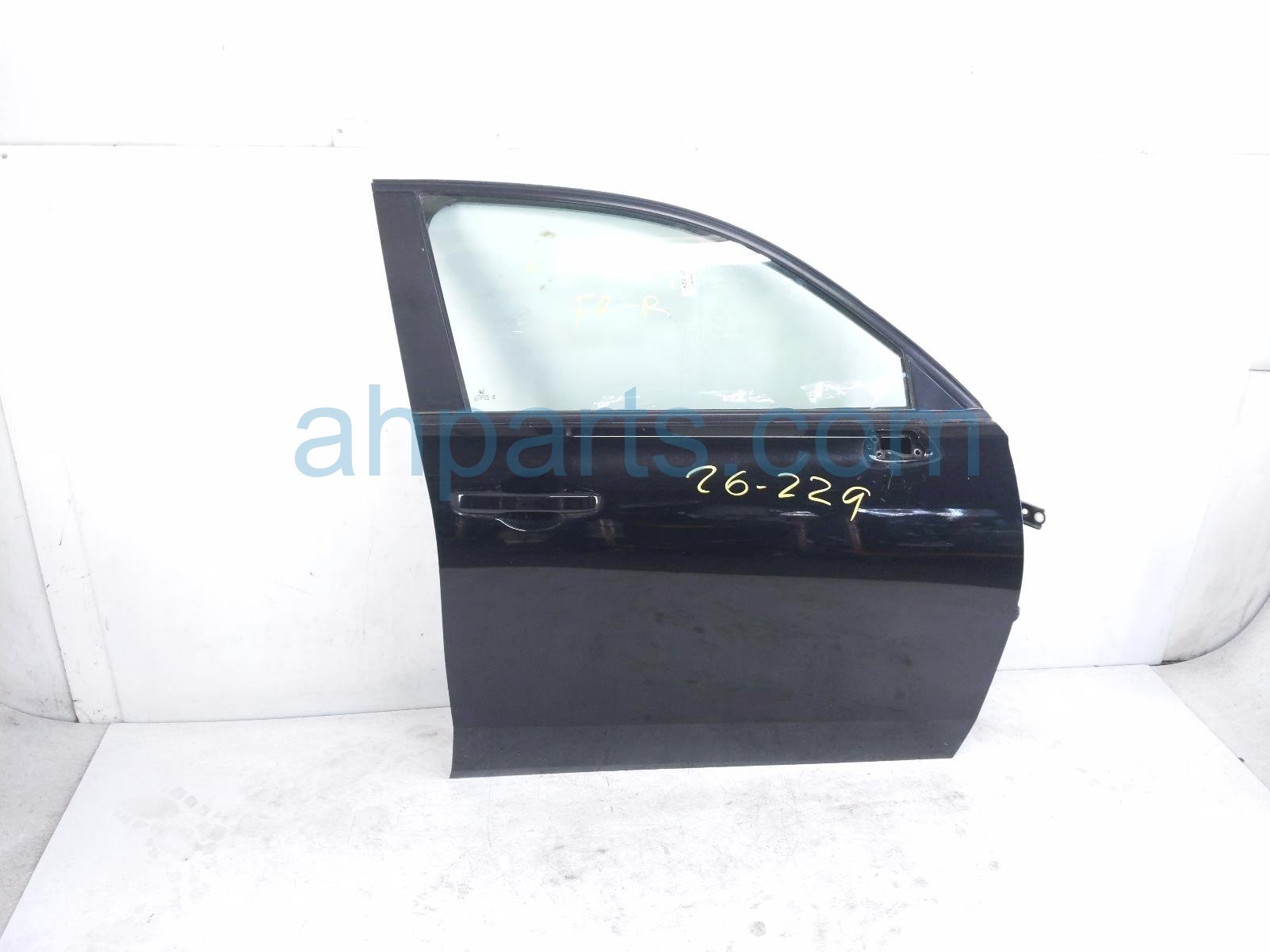 Honda FR/RH DOOR - BLACK - NO MIRROR/TRIM