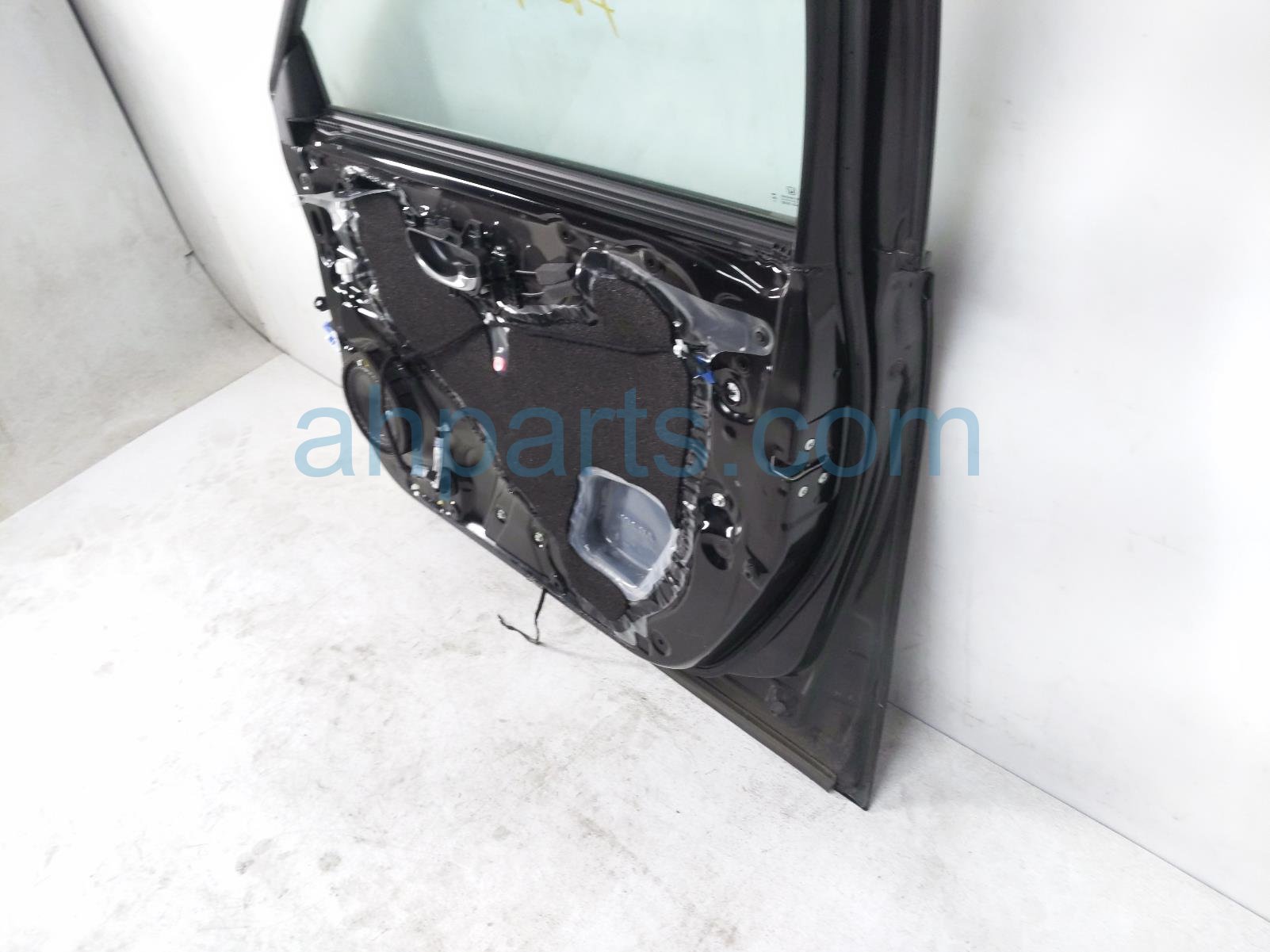 2024 Honda HR V Front Passenger Door Black No Mirror/trim 67010 3W0 A00ZZ Replacement 2024 Honda HR V Front Passenger Door Black No Mirror/trim 67010 3W0 A00ZZ Replacement thumbnail