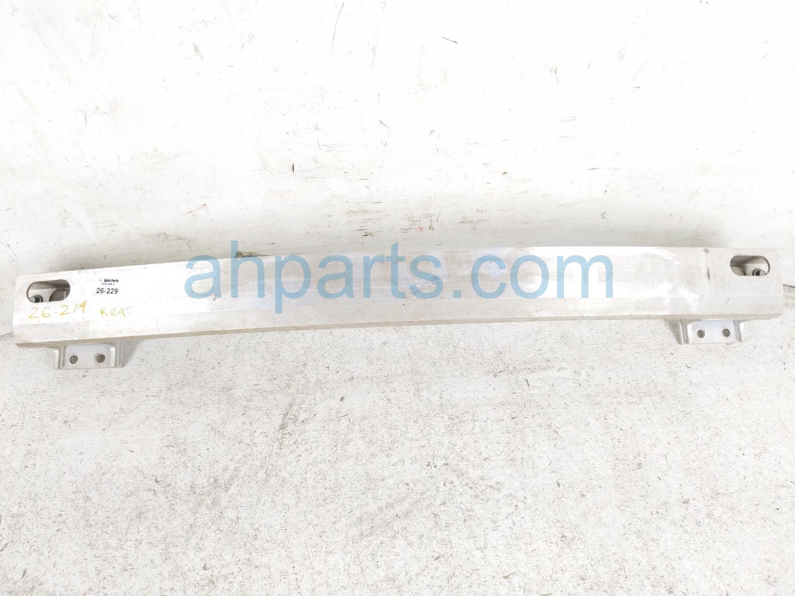 Honda REAR BUMPER REINFORCEMENT BAR