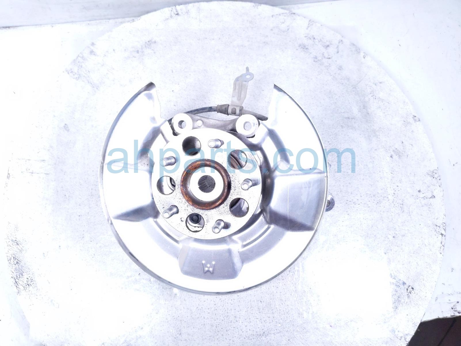 Honda RR/RH SPINDLE KNUCKLE HUB - AWD