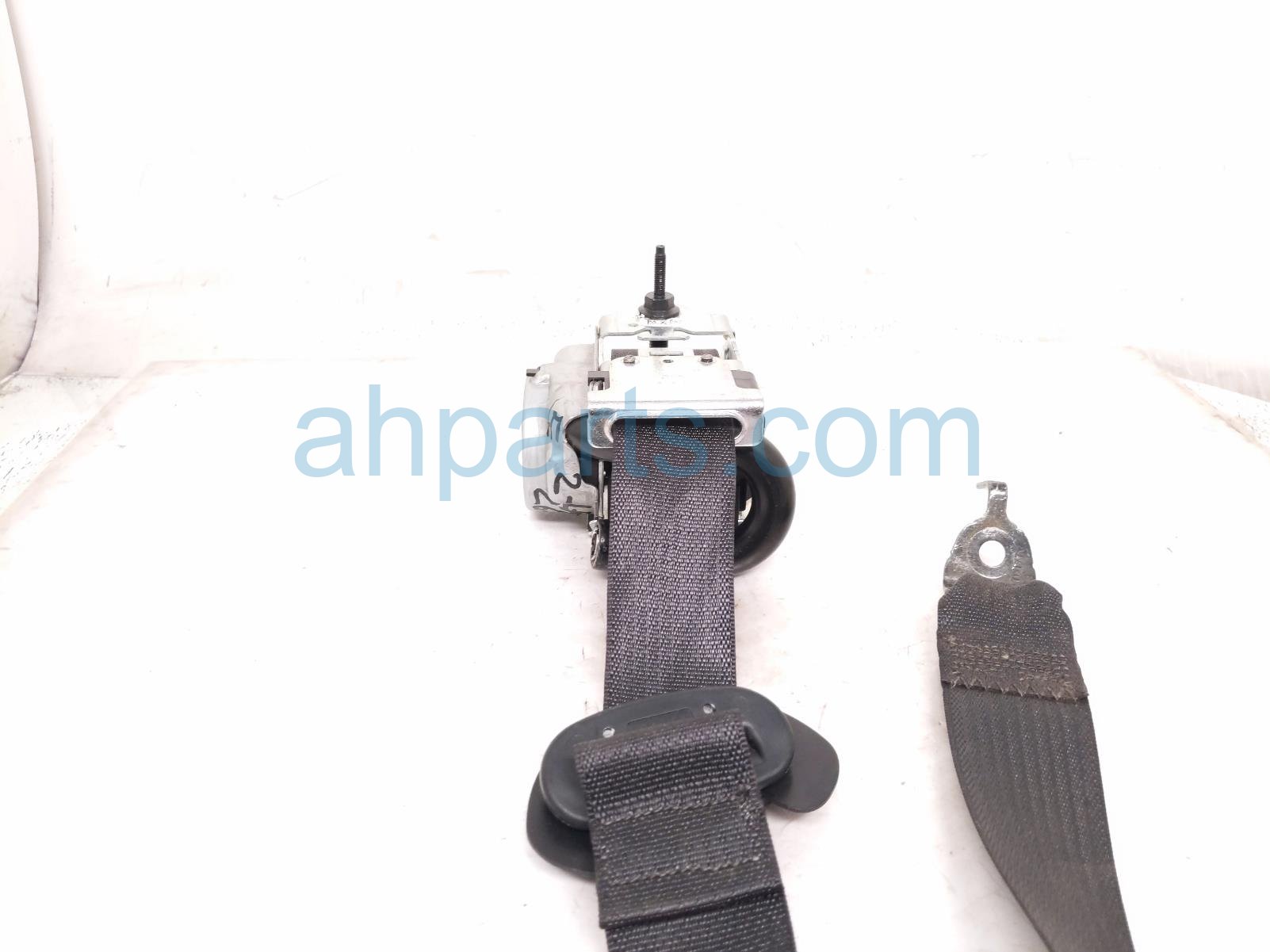 2020 Ford Explorer Rear 2nd Row Driver Seat Belt Black LB5Z 78611B69 AA Replacement 2020 Ford Explorer Rear 2nd Row Driver Seat Belt Black LB5Z 78611B69 AA Replacement thumbnail