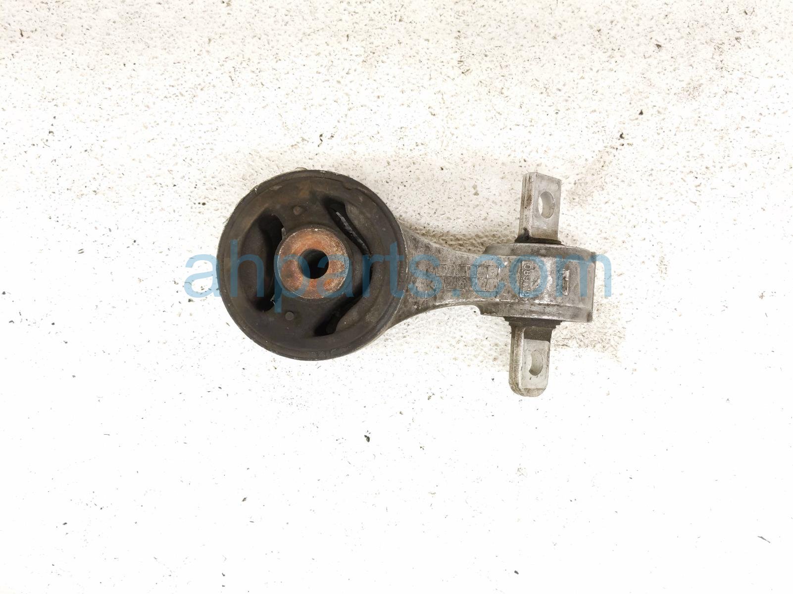 Acura UPPER ENGINE MOUNT TORQUE ROD - 2.4L