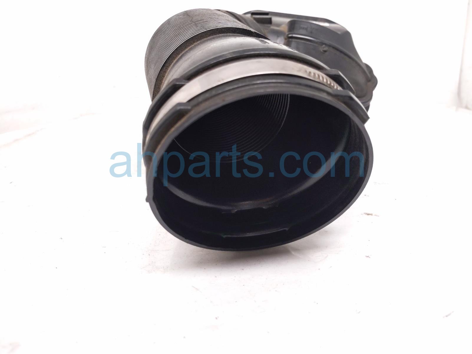 2023 Volkswagen Taos Air Intake Hose W/resonator 1.5t 05E 129 654 S Replacement 2023 Volkswagen Taos Air Intake Hose W/resonator 1.5t 05E 129 654 S Replacement thumbnail