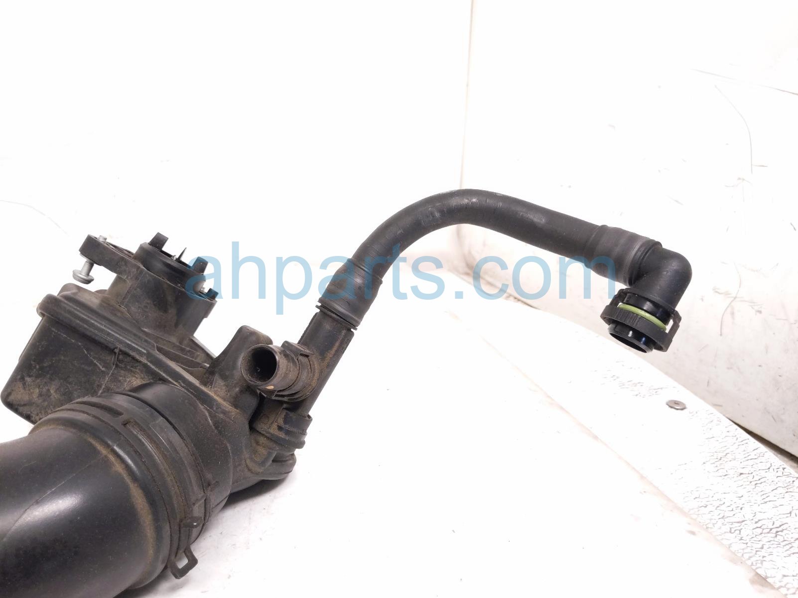 2023 Volkswagen Taos Air Intake Hose W/resonator 1.5t 05E 129 654 S Replacement 2023 Volkswagen Taos Air Intake Hose W/resonator 1.5t 05E 129 654 S Replacement thumbnail