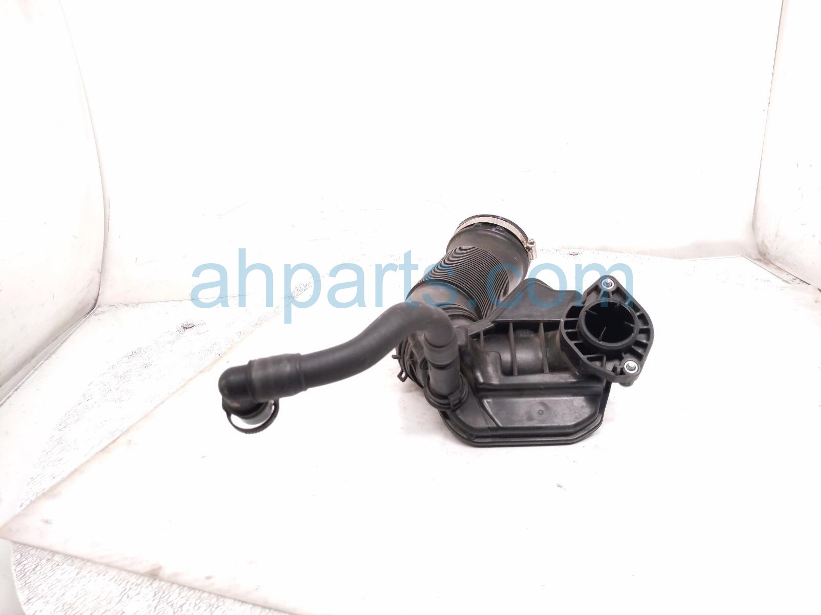 2023 Volkswagen Taos Air Intake Hose W/resonator 1.5t 05E 129 654 S Replacement 2023 Volkswagen Taos Air Intake Hose W/resonator 1.5t 05E 129 654 S Replacement thumbnail