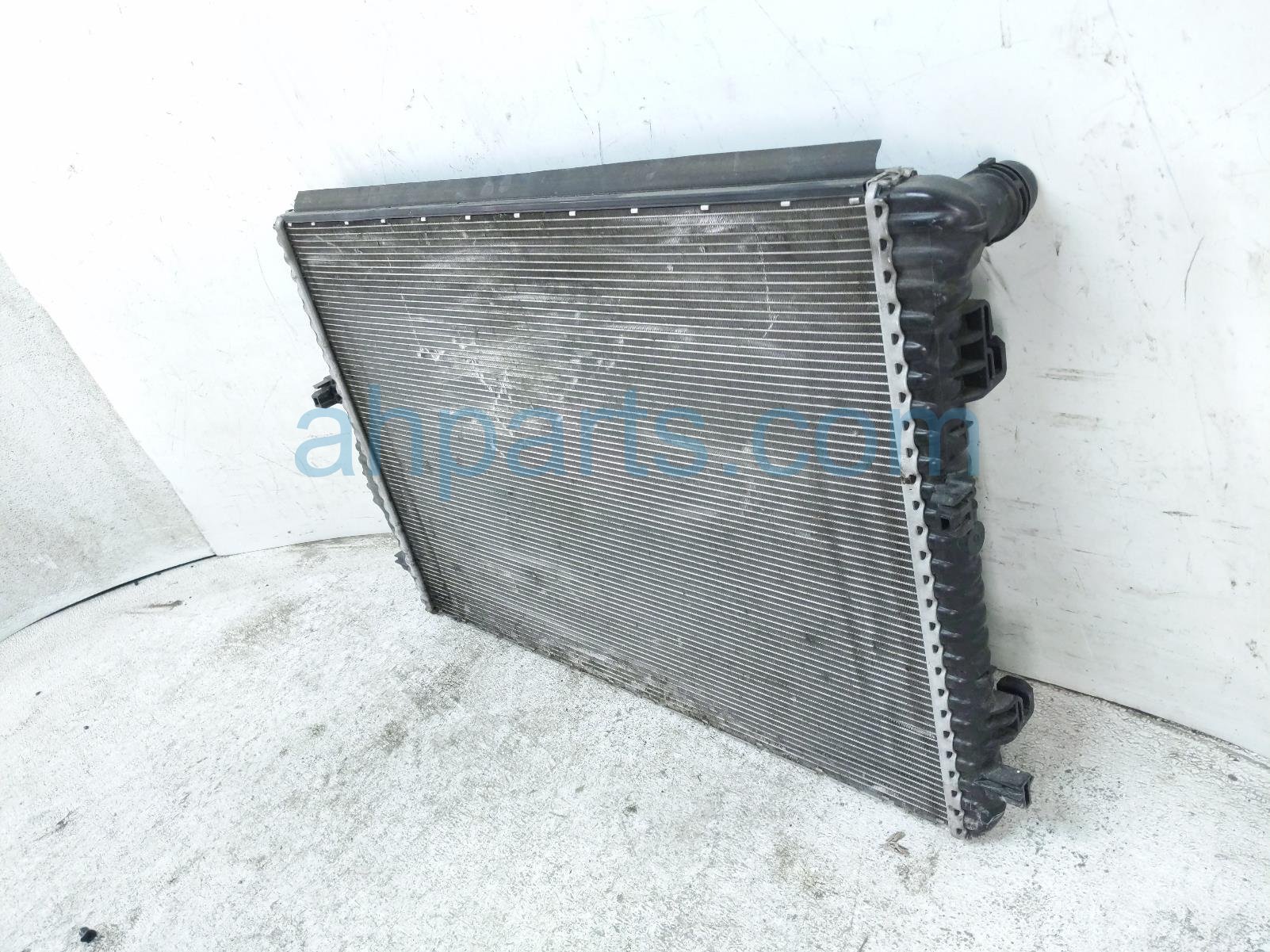 2023 Volkswagen Taos Rear Radiator 1.5t Fwd 5QM 121 251 AB Replacement 2023 Volkswagen Taos Rear Radiator 1.5t Fwd 5QM 121 251 AB Replacement thumbnail