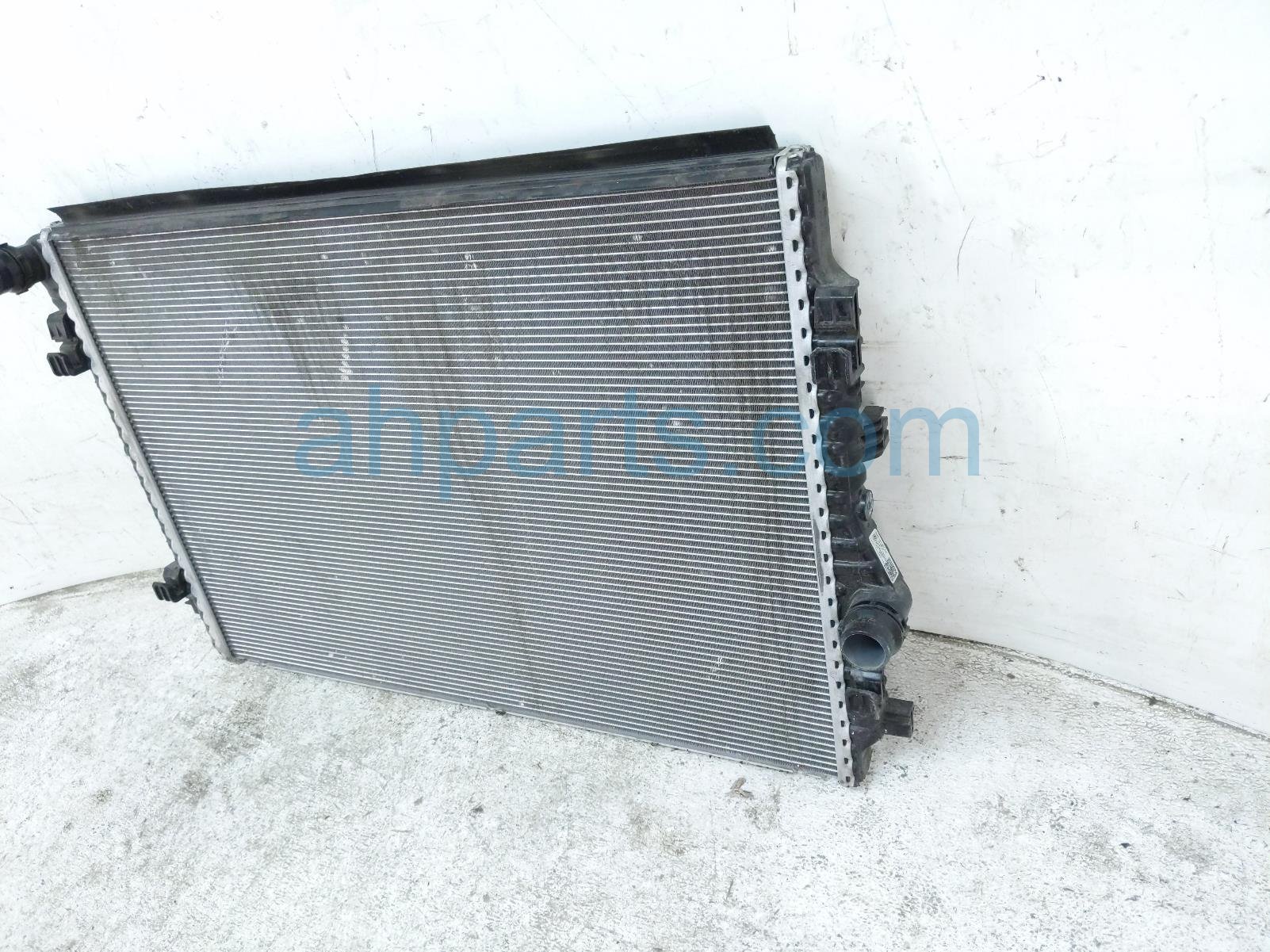 2023 Volkswagen Taos Rear Radiator 1.5t Fwd 5QM 121 251 AB Replacement 2023 Volkswagen Taos Rear Radiator 1.5t Fwd 5QM 121 251 AB Replacement thumbnail