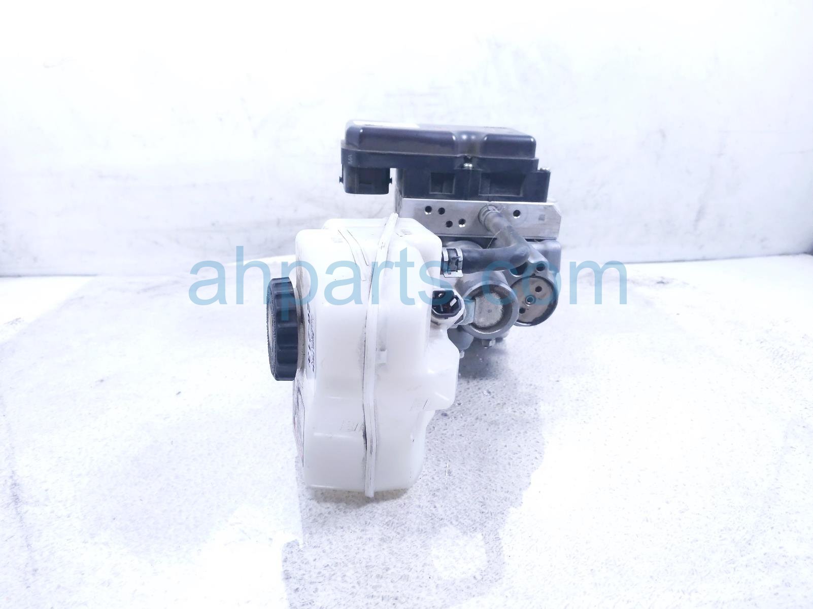 2020 Toyota Avalon Power Booster Electric Brake Master Cylinder 47050 41091 Replacement 2020 Toyota Avalon Power Booster Electric Brake Master Cylinder 47050 41091 Replacement thumbnail