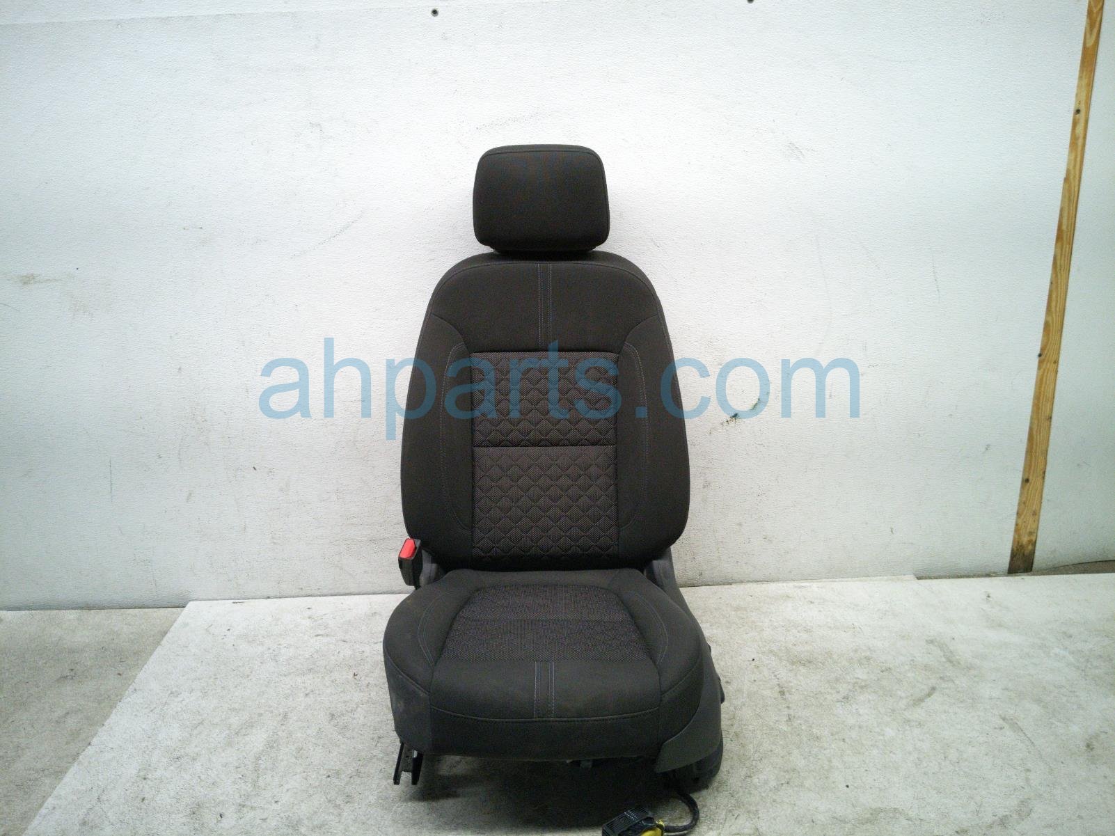 Chevy FR/LH SEAT - BLACK - W/ AIRBAG