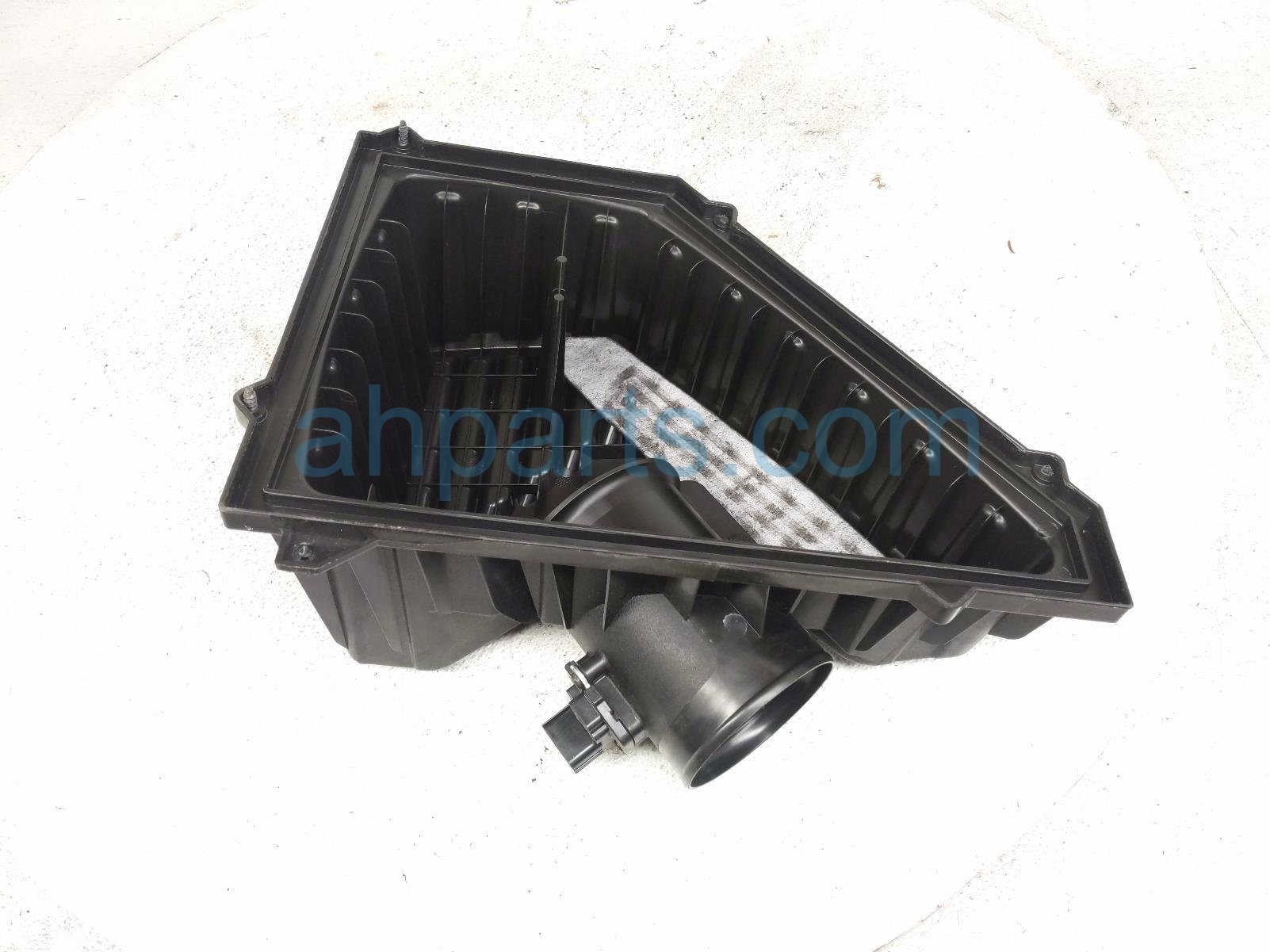 Chevy Engine air cleaner upper cover