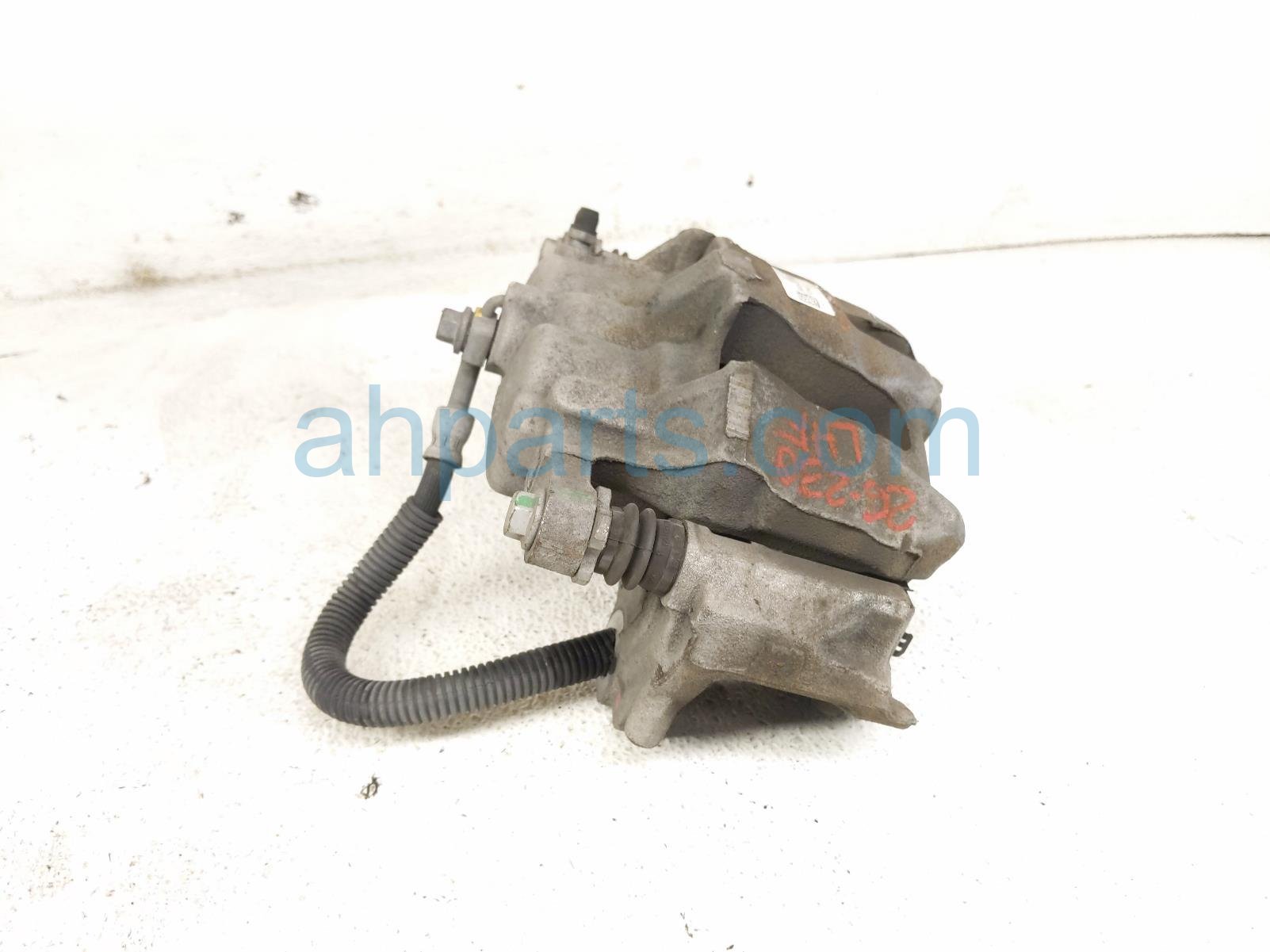 2021 Chevy Blazer Core Core Front Driver Brake Caliper 13542336 Replacement 2021 Chevy Blazer Core Core Front Driver Brake Caliper 13542336 Replacement thumbnail
