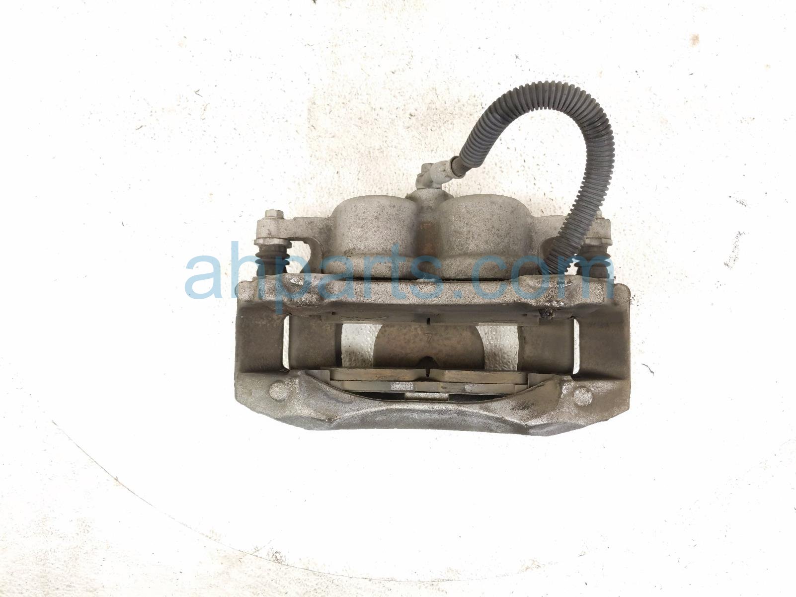 2021 Chevy Blazer Core Core Front Driver Brake Caliper 13542336 Replacement 2021 Chevy Blazer Core Core Front Driver Brake Caliper 13542336 Replacement thumbnail