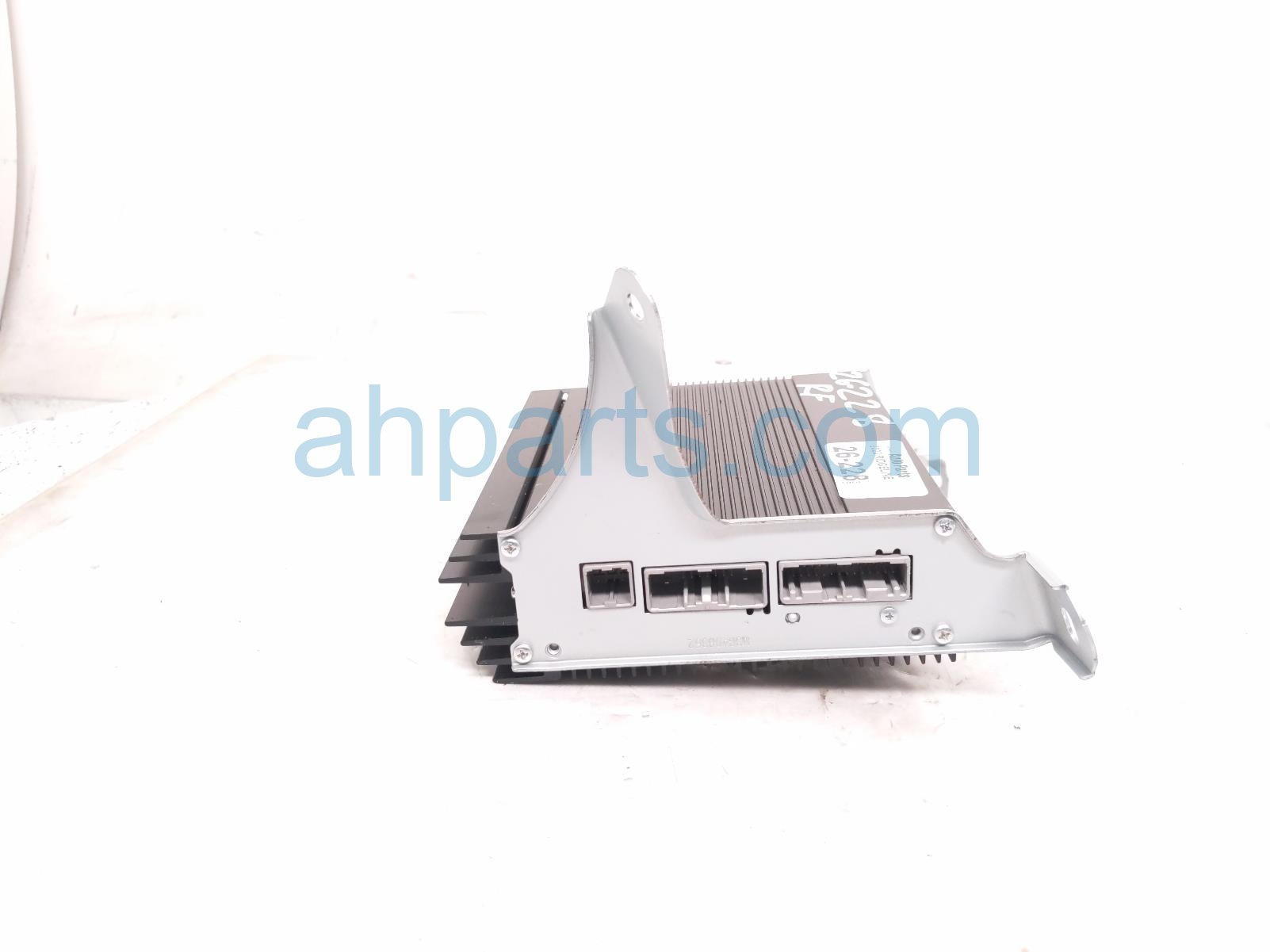 AUDIO AMPLIFIER FRONT RIGHT