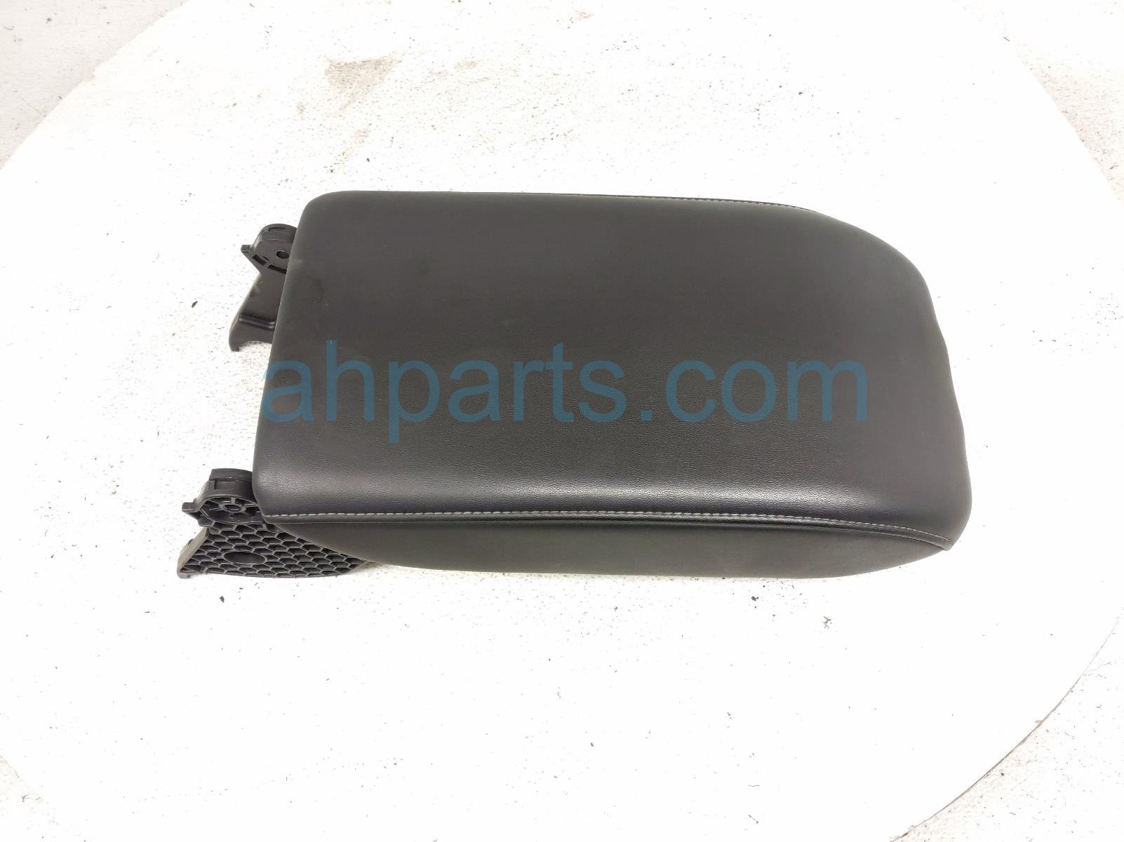 CENTER CONSOLE LID/ARMREST - BLACK