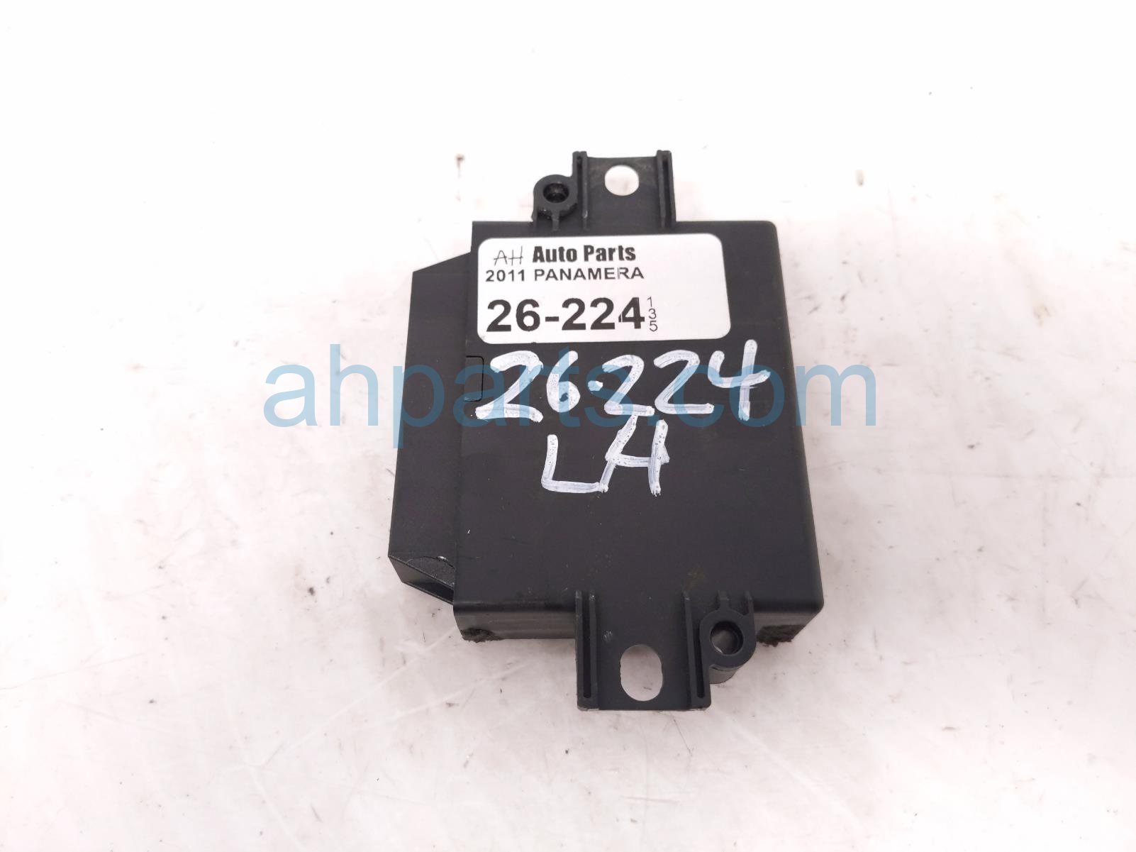 2011 Porsche Panamera Park Assist Control Module 970 618 183 06 Replacement 2011 Porsche Panamera Park Assist Control Module 970 618 183 06 Replacement thumbnail