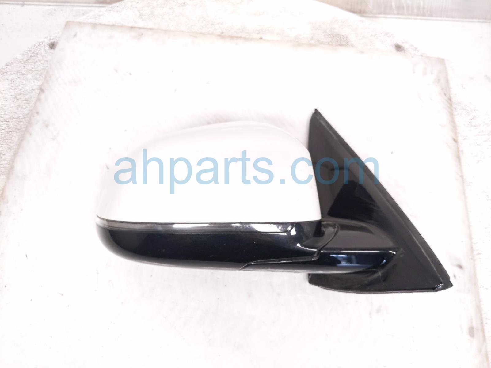 2018 BMW X5 Rear Passenger Side View Mirror White 51167479026 Replacement 2018 BMW X5 Rear Passenger Side View Mirror White 51167479026 Replacement thumbnail