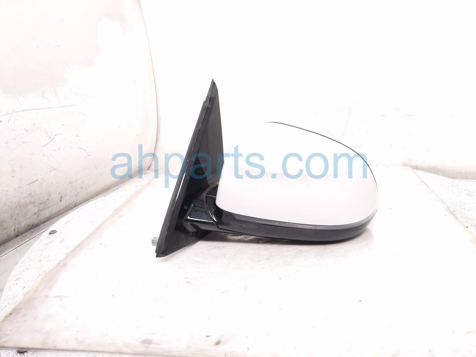 2018 BMW X5 Rear Driver Side View Mirror White 51 16 7 364 059 Replacement 2018 BMW X5 Rear Driver Side View Mirror White 51 16 7 364 059 Replacement thumbnail