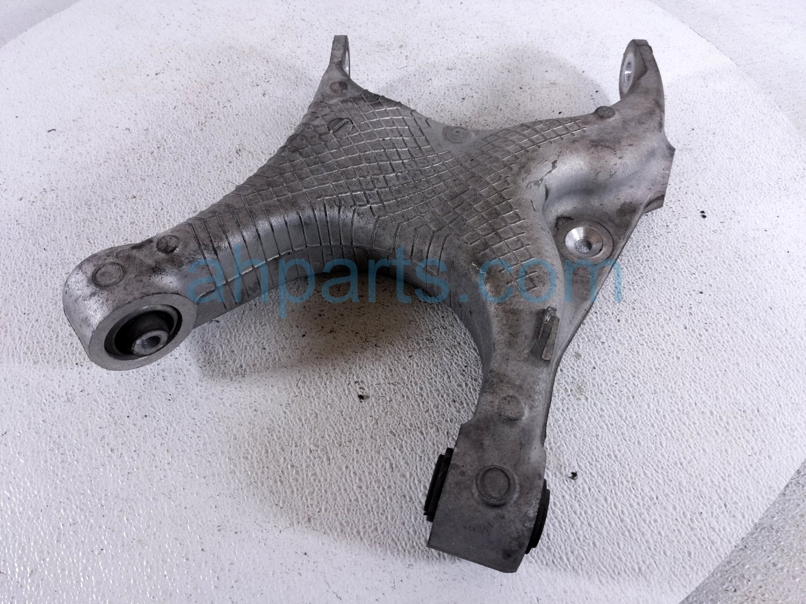 BMW RR/RH LOWER CONTROL ARM