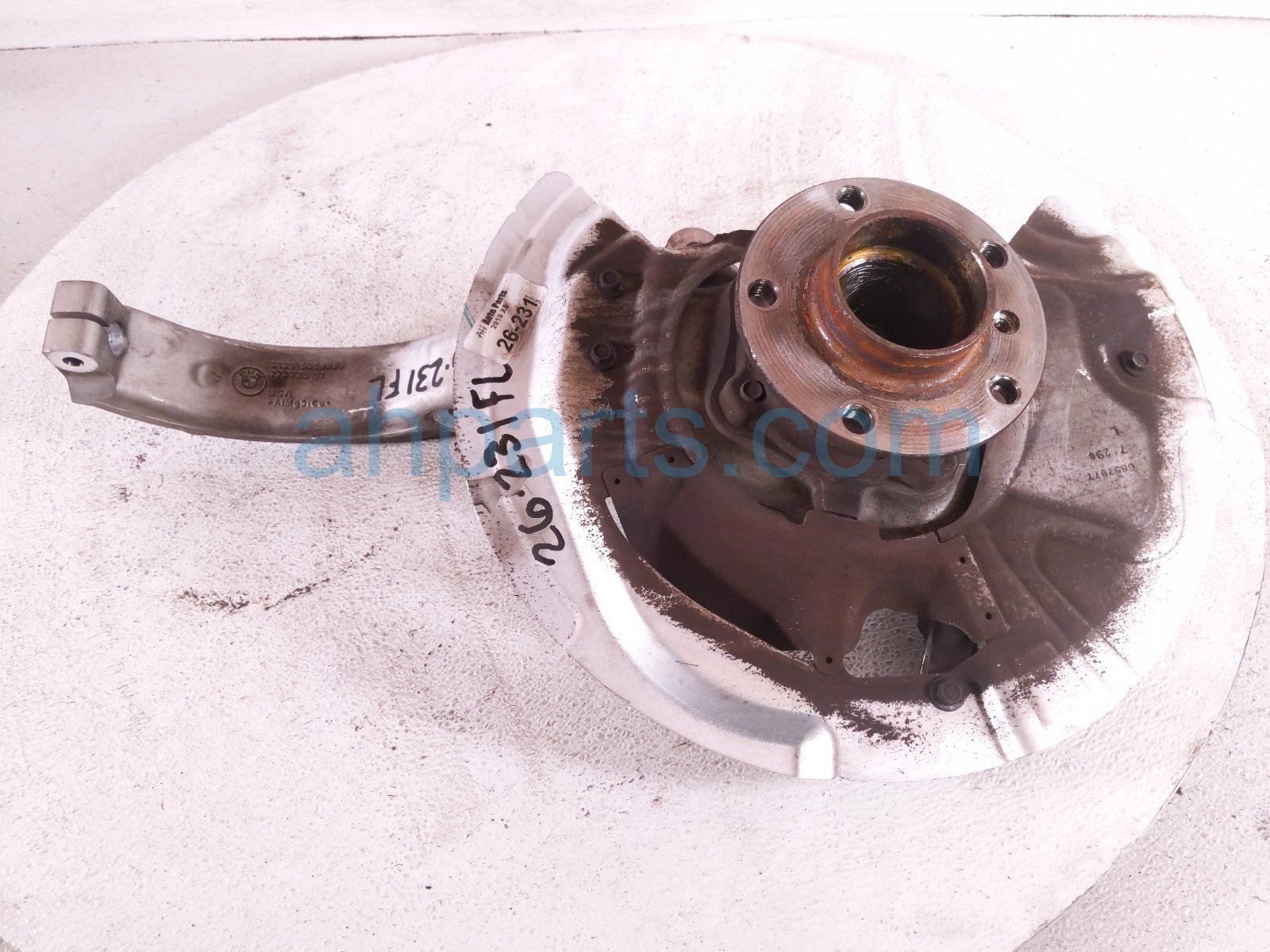 BMW FR/LH SPINDLE KNUCKLE HUB - RWD