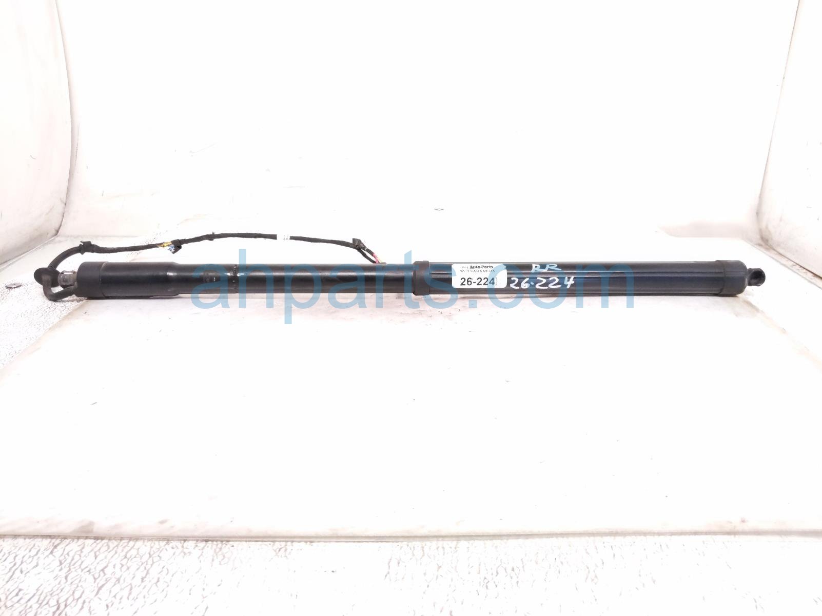 2011 Porsche Panamera Rear Passenger Power Liftgate Strut/shock 970 512 573 20 Replacement 2011 Porsche Panamera Rear Passenger Power Liftgate Strut/shock 970 512 573 20 Replacement thumbnail