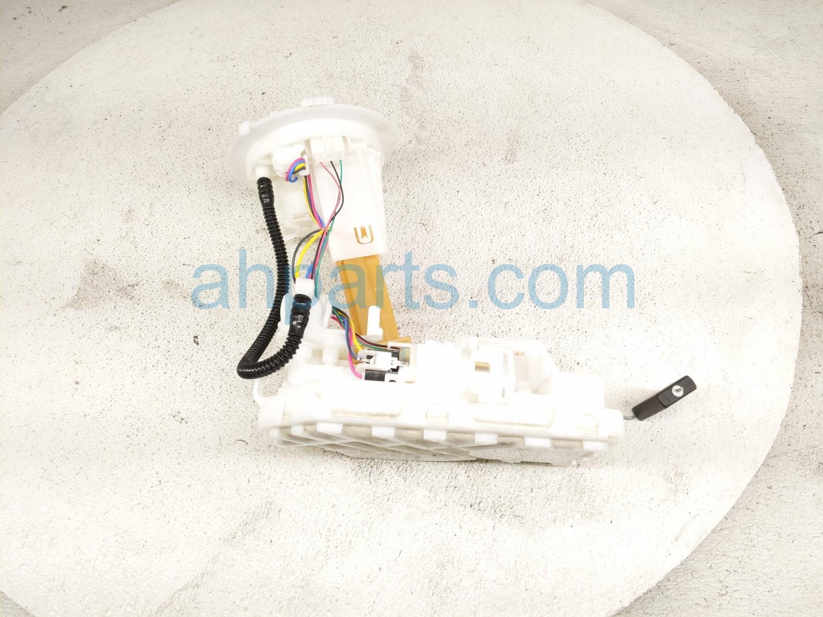 Toyota GAS / FUEL PUMP (TANK MOUNTED)