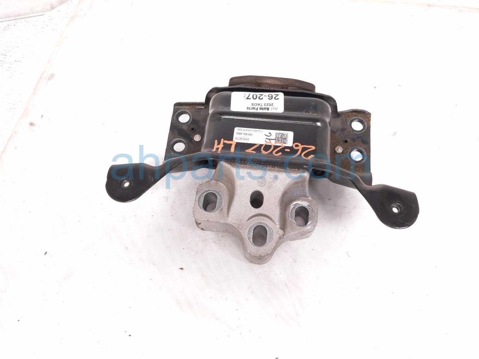 2023 Volkswagen Taos Engine/motor Driver Side Engine Mount 1.5t Fwd 5WA 199 262 S Replacement 2023 Volkswagen Taos Engine/motor Driver Side Engine Mount 1.5t Fwd 5WA 199 262 S Replacement thumbnail