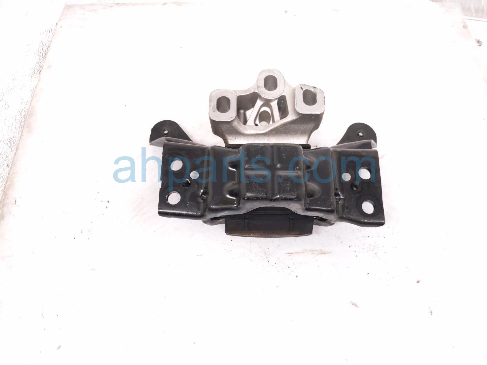 2023 Volkswagen Taos Engine/motor Driver Side Engine Mount 1.5t Fwd 5WA 199 262 S Replacement 2023 Volkswagen Taos Engine/motor Driver Side Engine Mount 1.5t Fwd 5WA 199 262 S Replacement thumbnail