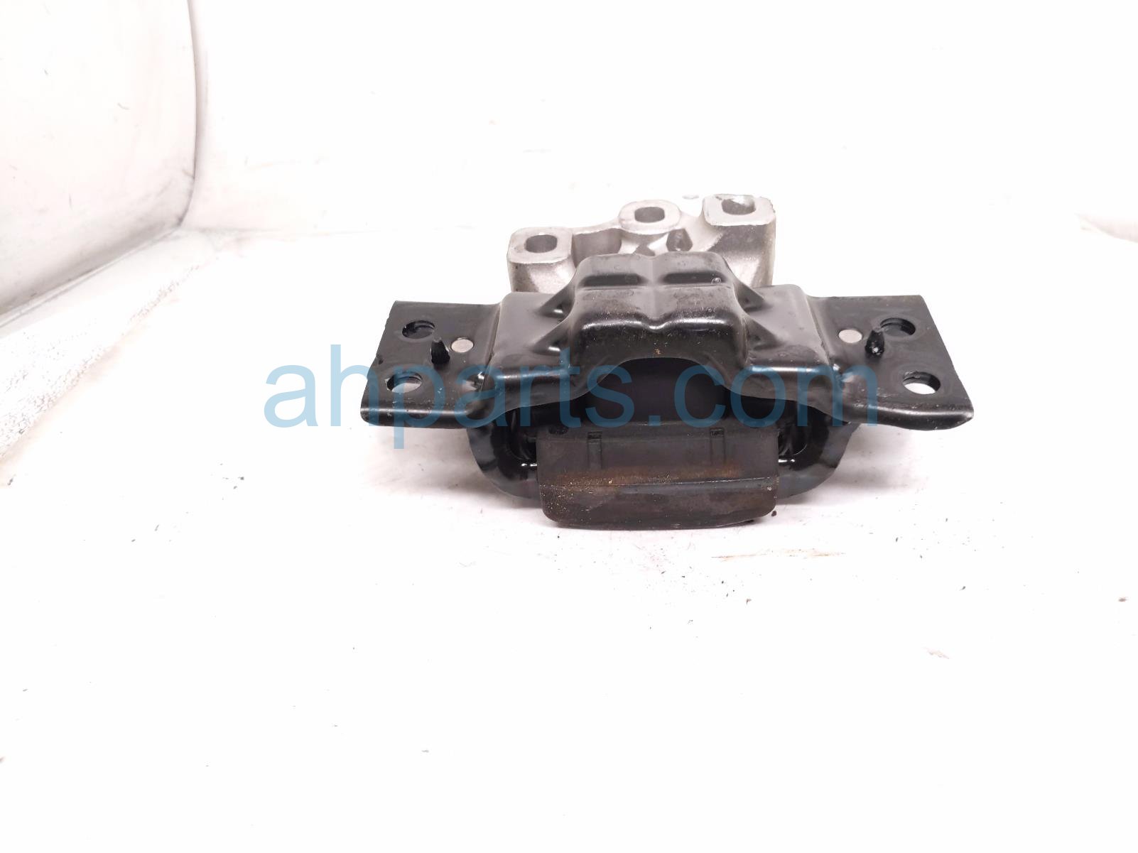 2023 Volkswagen Taos Engine/motor Driver Side Engine Mount 1.5t Fwd 5WA 199 262 S Replacement 2023 Volkswagen Taos Engine/motor Driver Side Engine Mount 1.5t Fwd 5WA 199 262 S Replacement thumbnail