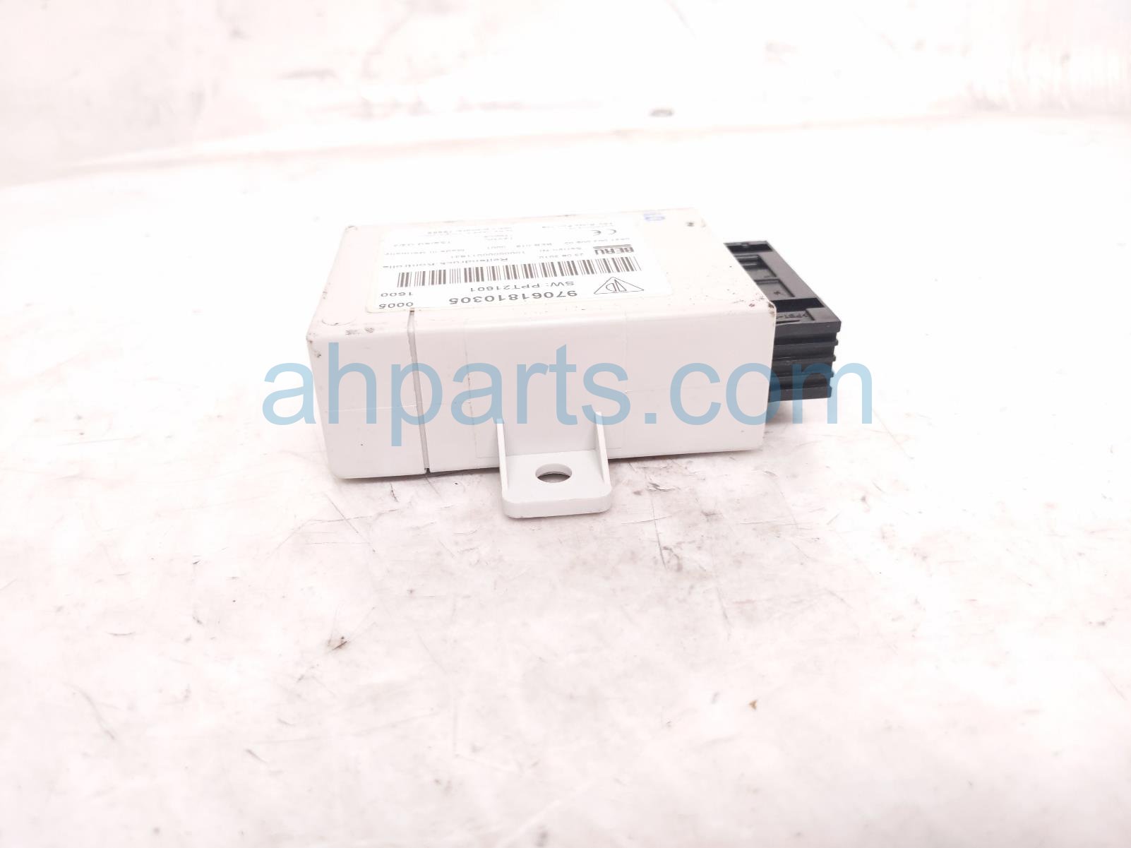 2011 Porsche Panamera Tpms Control Unit 970 618 103 05 Replacement 2011 Porsche Panamera Tpms Control Unit 970 618 103 05 Replacement thumbnail