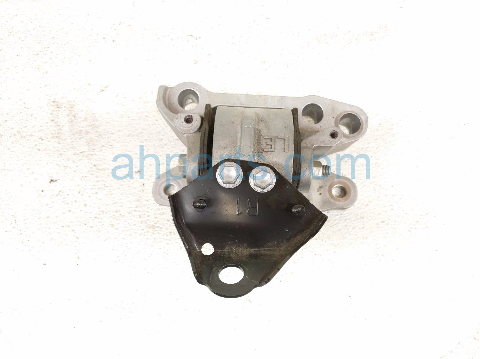 Toyota FRONT LH ENGINE MOUNT - 2.5L HYB FWD