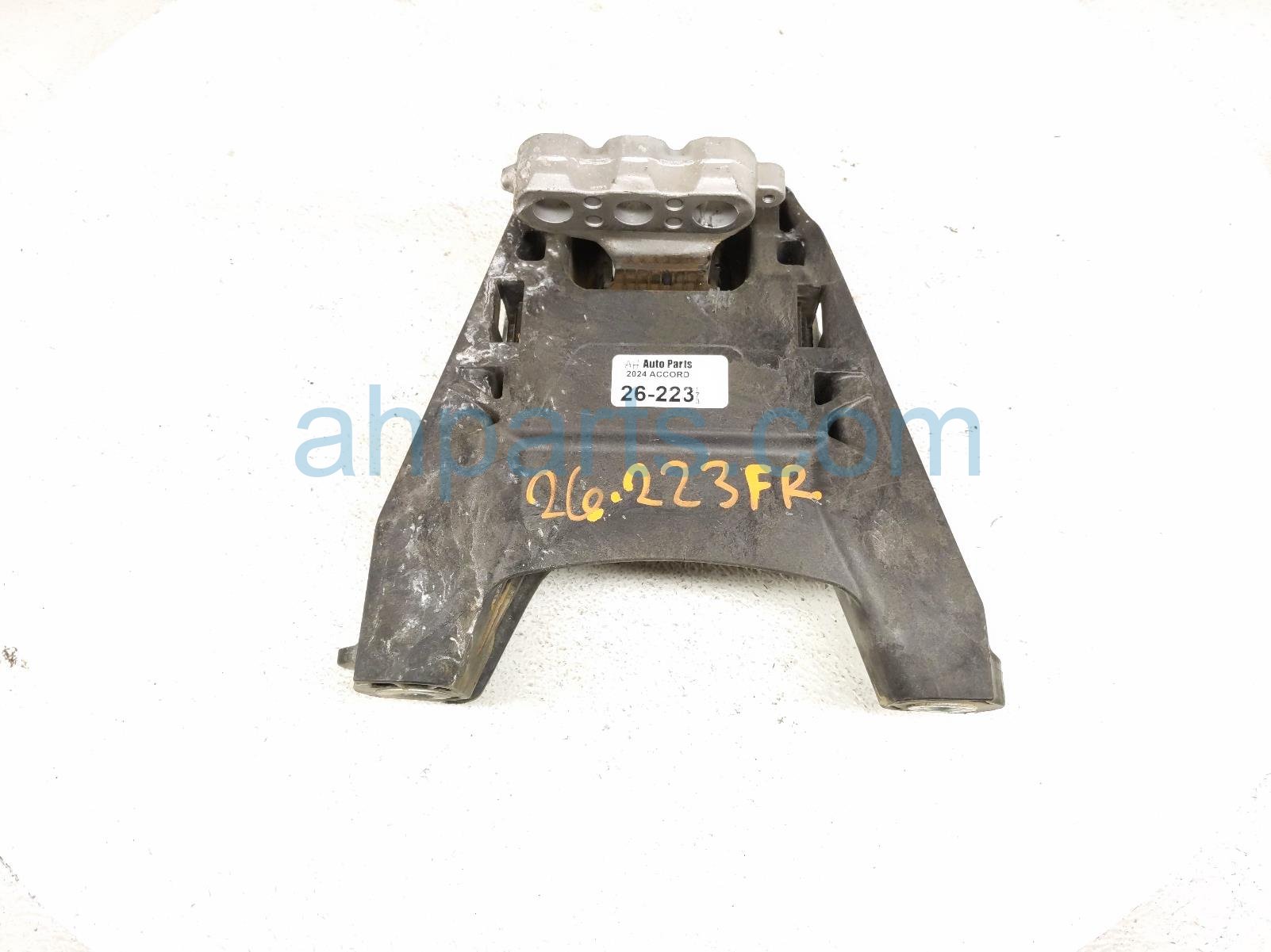 $115 Honda RH SIDE ENGINE MOUNT - 2.0L HYB $115 Honda RH SIDE ENGINE MOUNT - 2.0L HYB