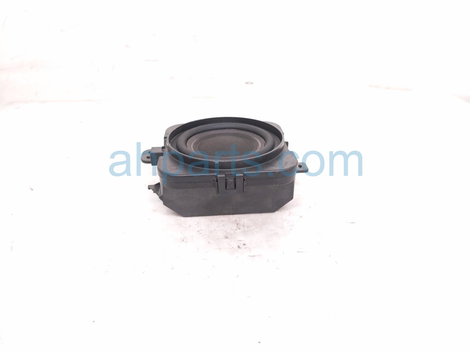 2024 Honda HR V Front Passenger Speaker / Woofer 39220 3V0 H01 Replacement 2024 Honda HR V Front Passenger Speaker / Woofer 39220 3V0 H01 Replacement thumbnail